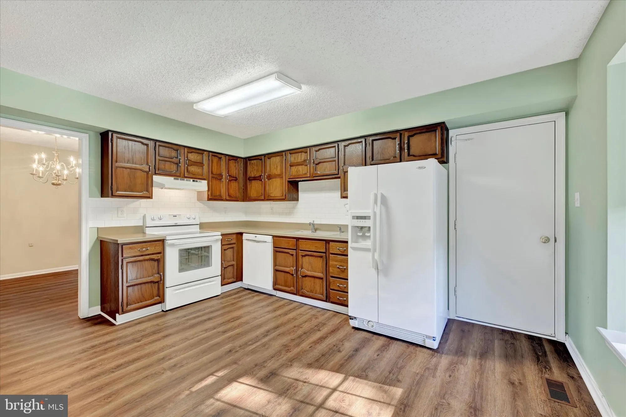 Property Slideshow image 7 of 85 | 1012 mastline dr, Annapolis, MD, 21401