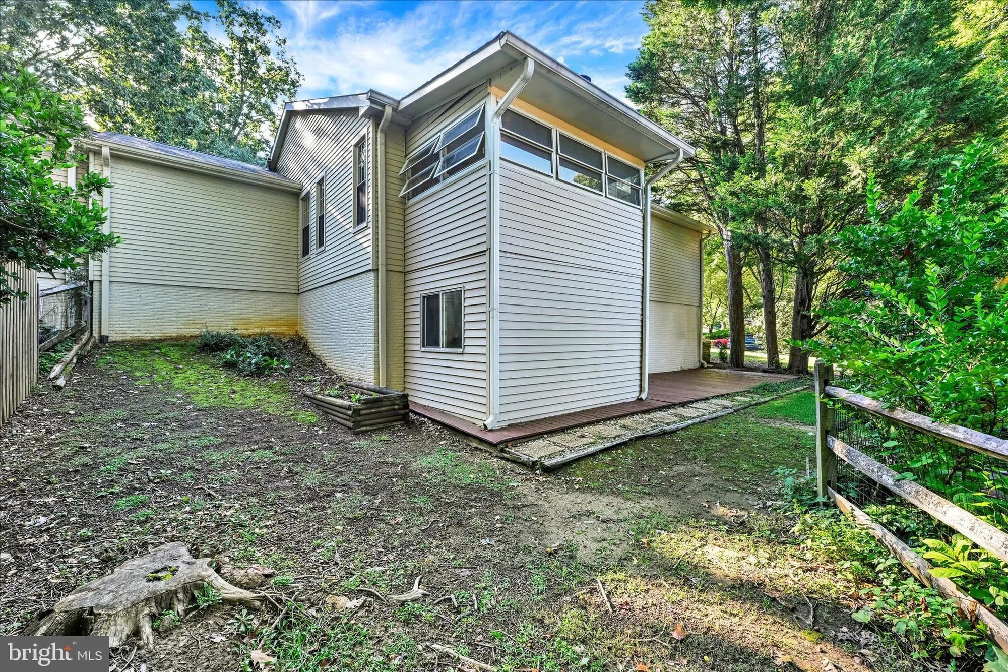 Property Slideshow image 4 of 85 | 1012 mastline dr, Annapolis, MD, 21401