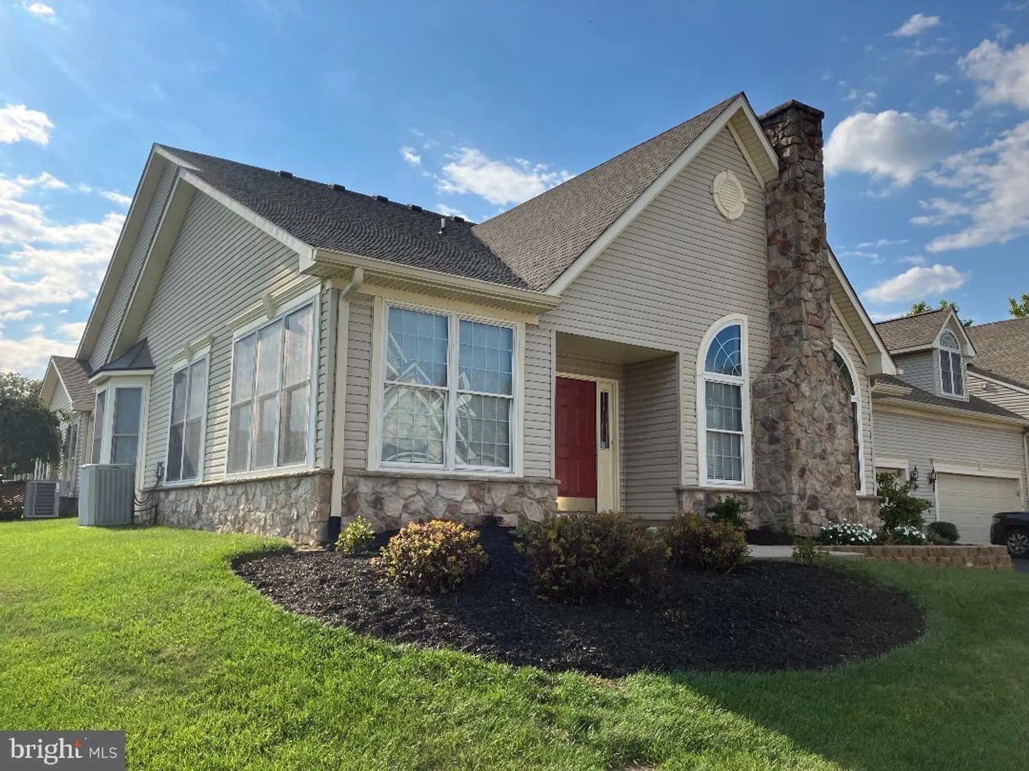 Property Slideshow image 2 of 40 | 213 sugarberry ln, Langhorne, PA, 19047