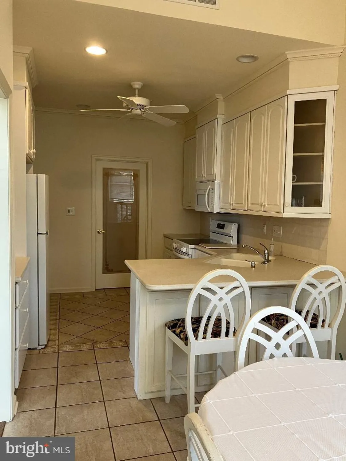 Property Slideshow image 7 of 40 | 213 sugarberry ln, Langhorne, PA, 19047