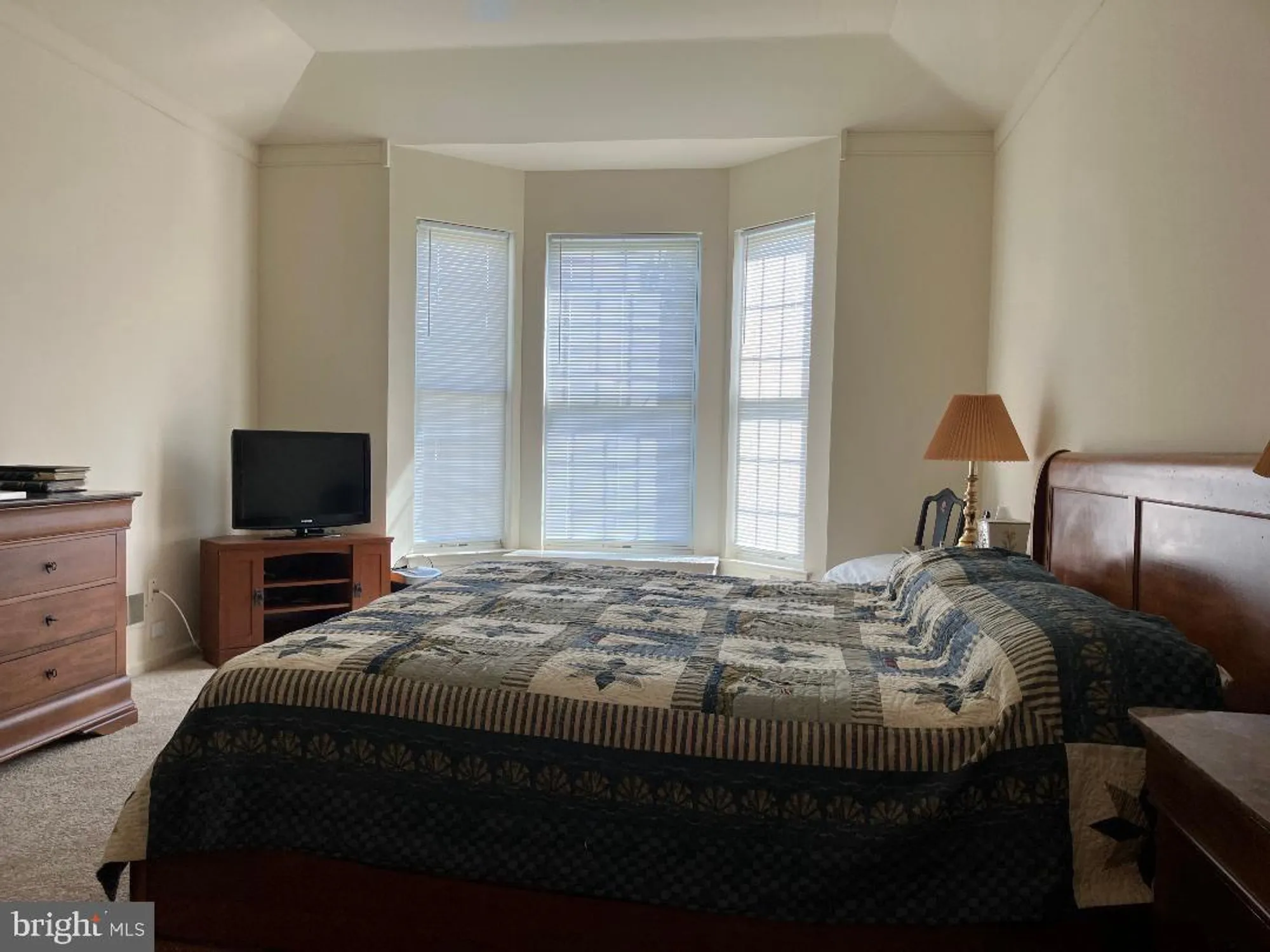 Property Slideshow image 12 of 40 | 213 sugarberry ln, Langhorne, PA, 19047