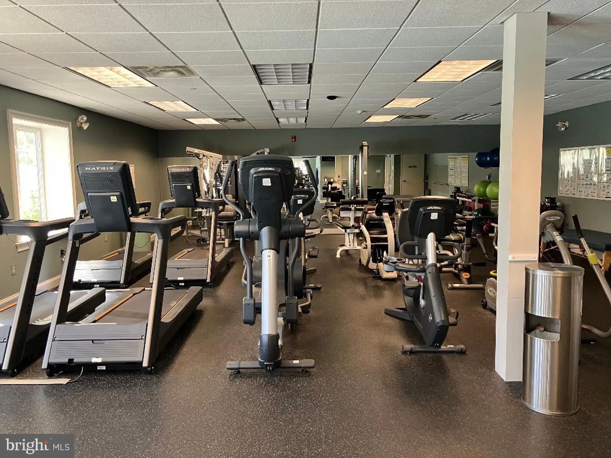 Property Slideshow image 34 of 40 | 213 sugarberry ln, Langhorne, PA, 19047