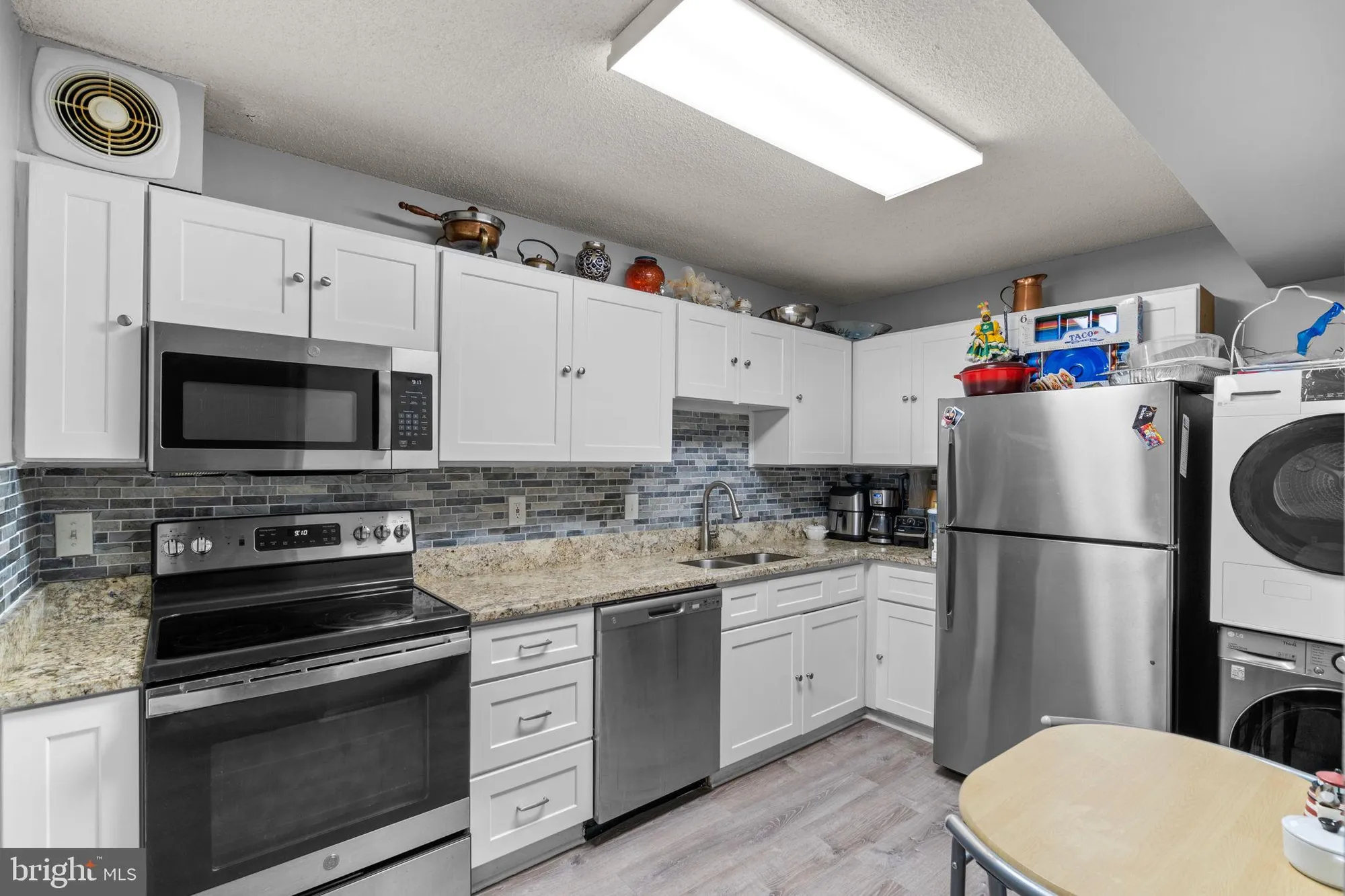 Property Slideshow image 13 of 36 | 15101 interlachen dr 1-1022, Silver Spring, MD, 20906