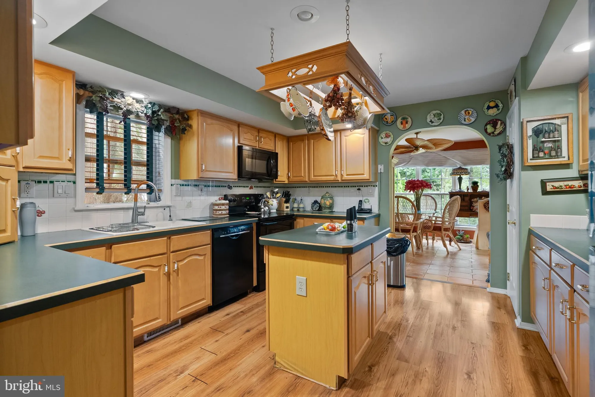 Property Slideshow image 7 of 21 | 277 greenbriar ct, Mays Landing, NJ, 08330