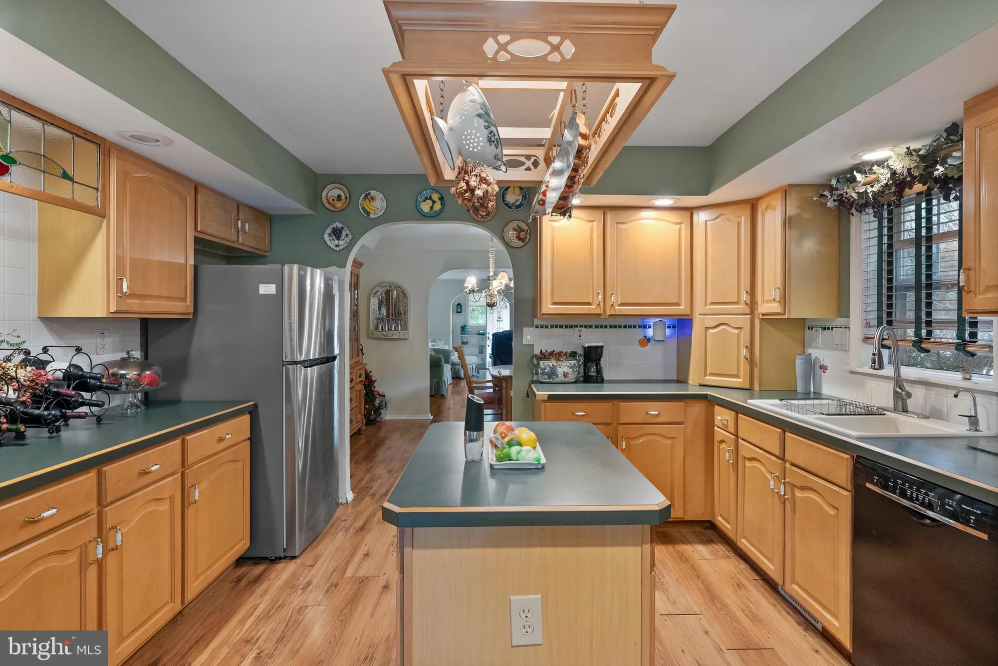 Property Slideshow image 11 of 21 | 277 greenbriar ct, Mays Landing, NJ, 08330