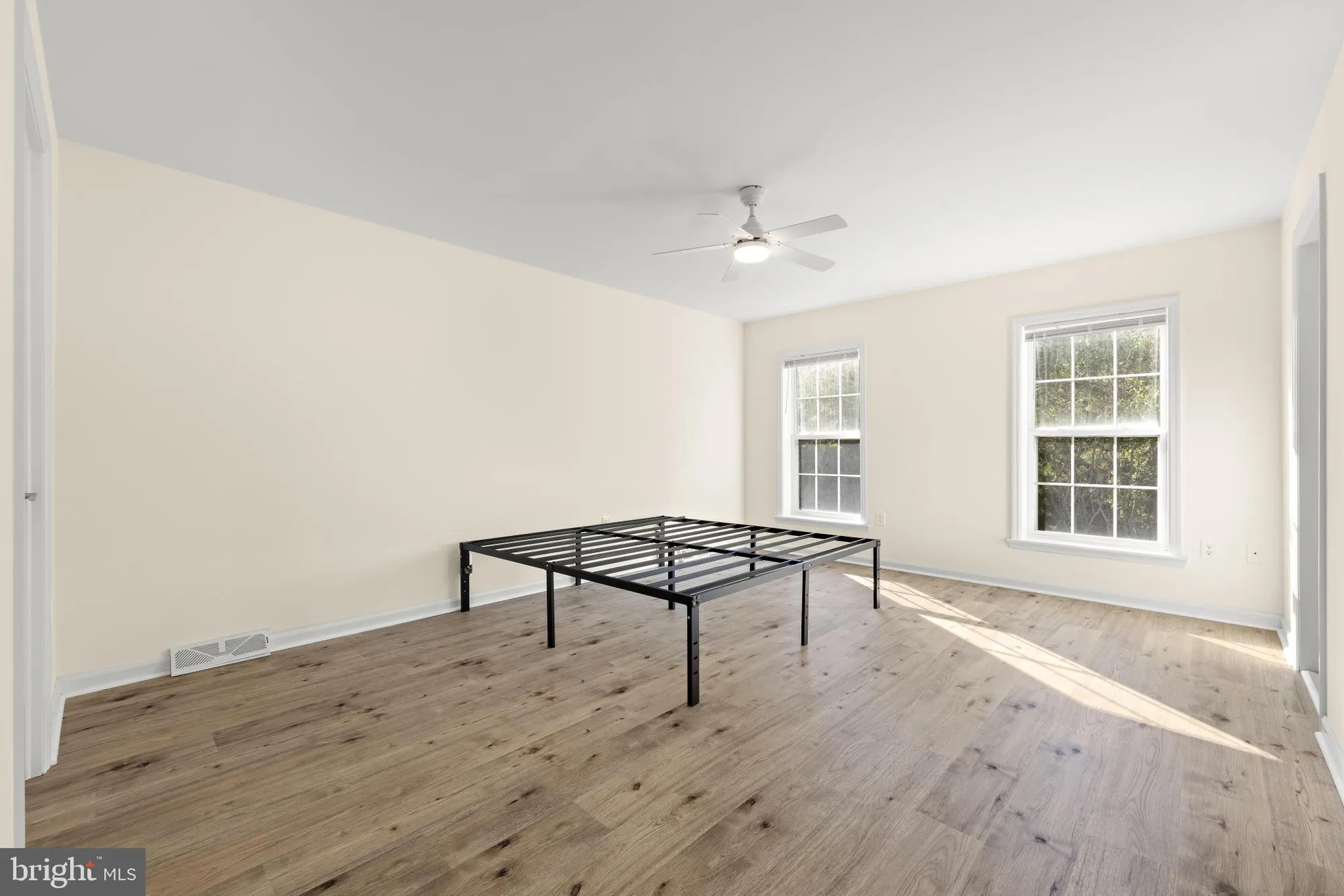 Property Slideshow image 16 of 39 | 40 pine grove ave, Manahawkin, NJ, 08050