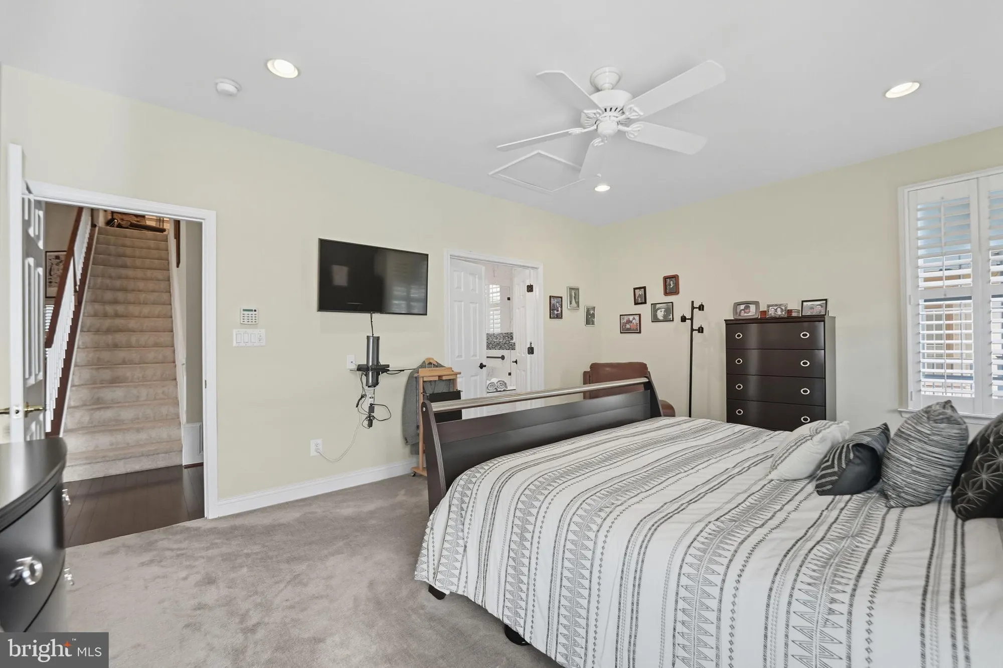Property Slideshow image 23 of 64 | 6135 ferrier ct, Gainesville, VA, 20155