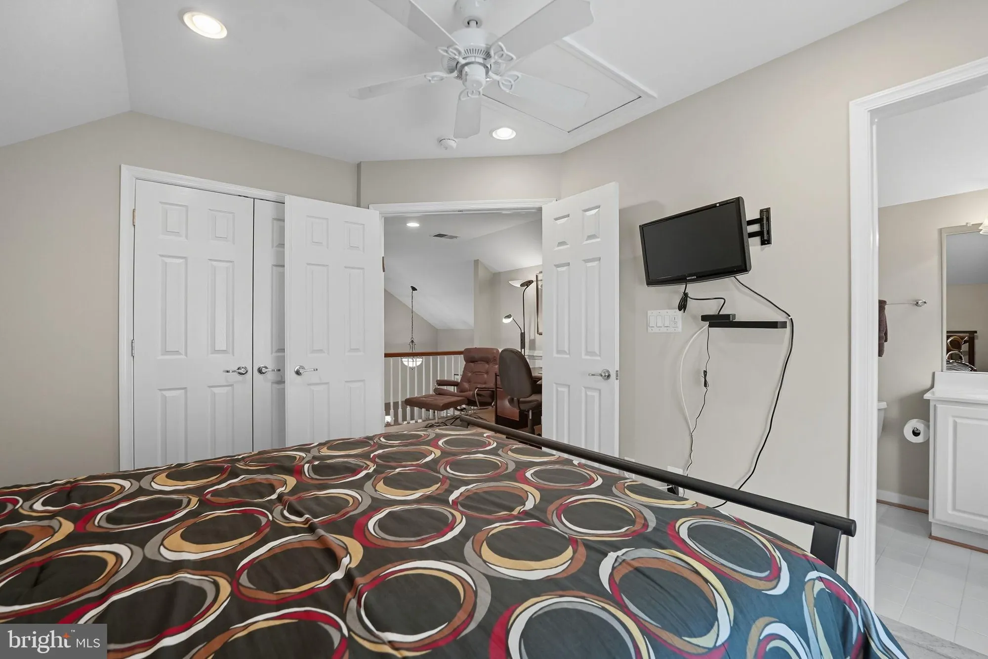 Property Slideshow image 38 of 64 | 6135 ferrier ct, Gainesville, VA, 20155