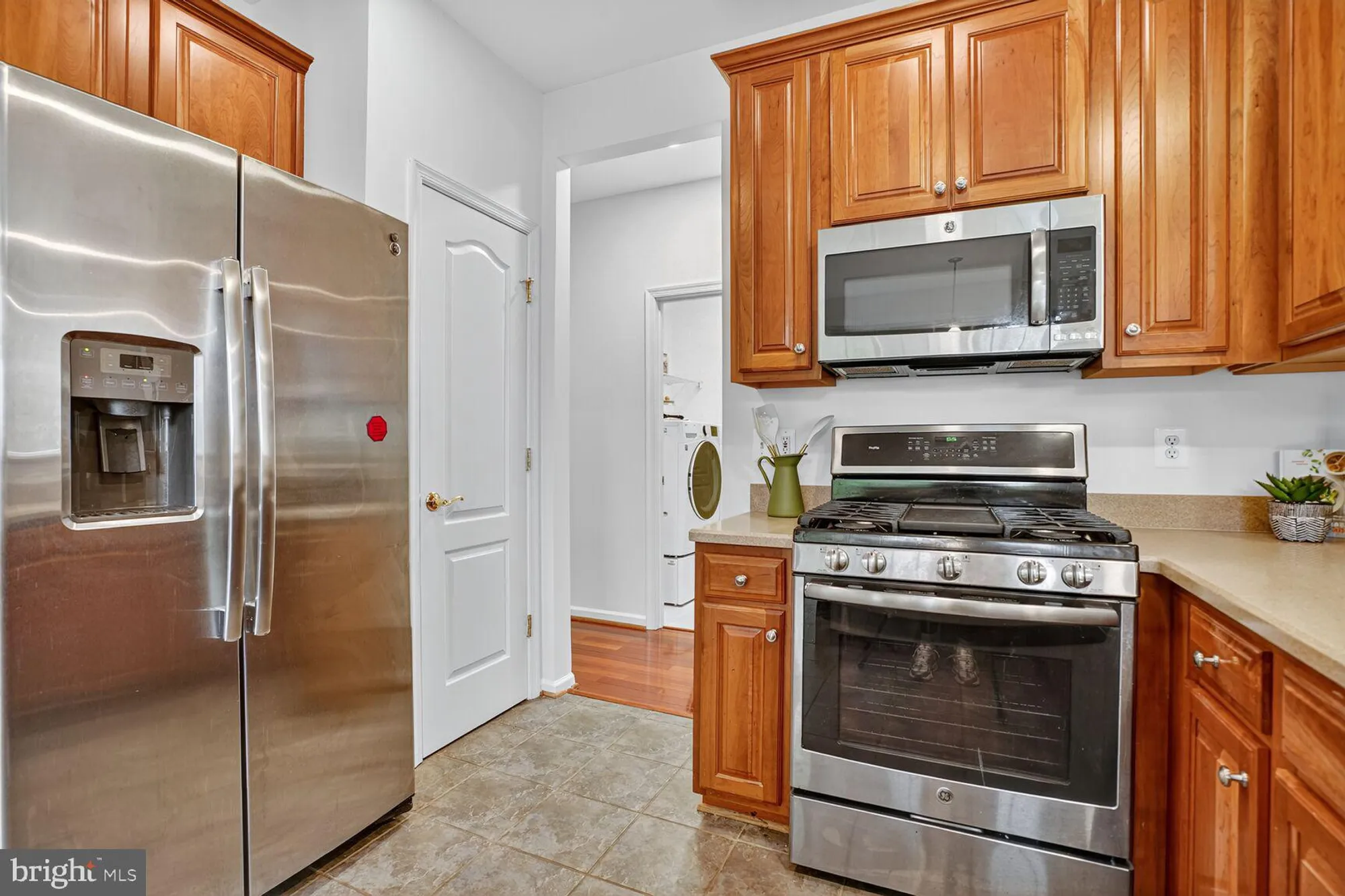 Property Slideshow image 9 of 37 | 1994 penfold ct, Woodbridge, VA, 22192