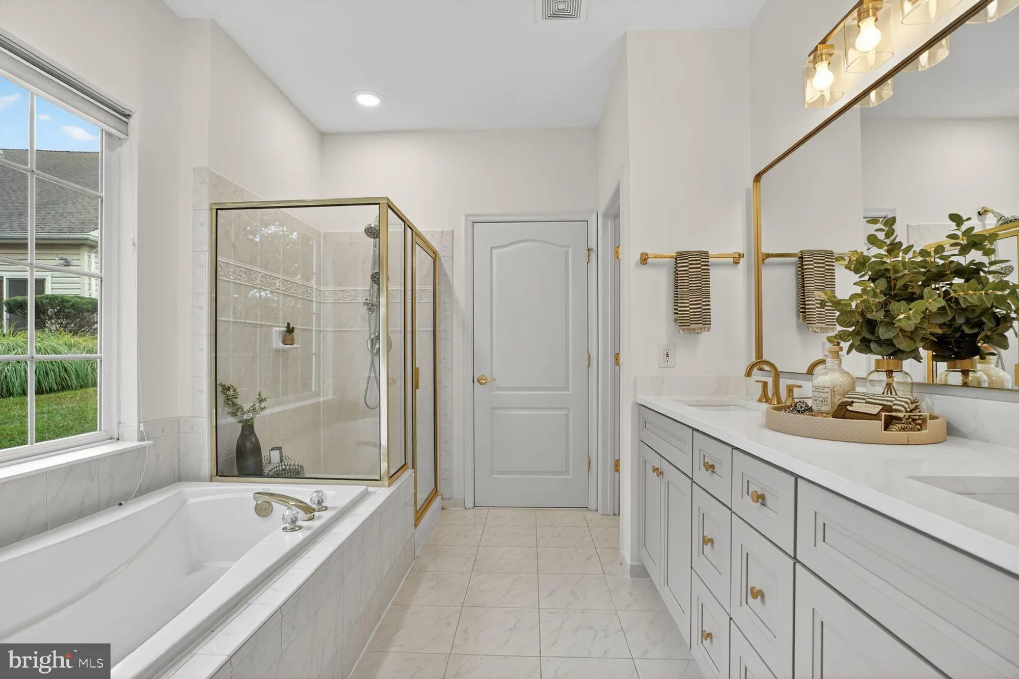 Property Slideshow image 22 of 37 | 1994 penfold ct, Woodbridge, VA, 22192