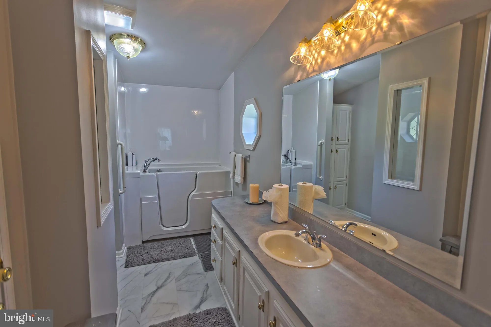 Property Slideshow image 13 of 30 | 609 village way, Royersford, PA, 19468