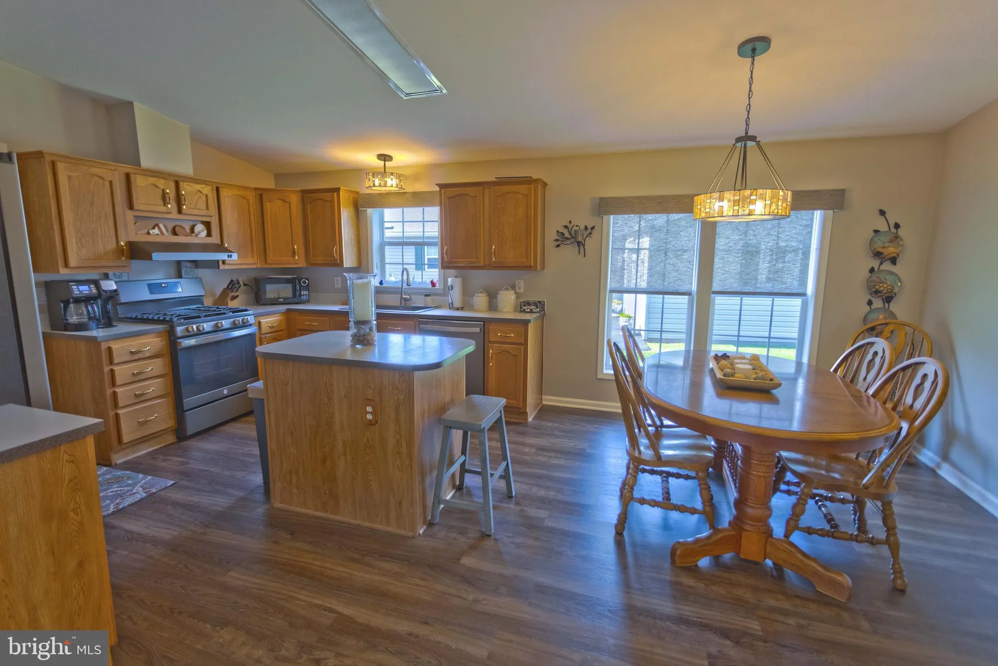 Property Slideshow image 8 of 30 | 609 village way, Royersford, PA, 19468