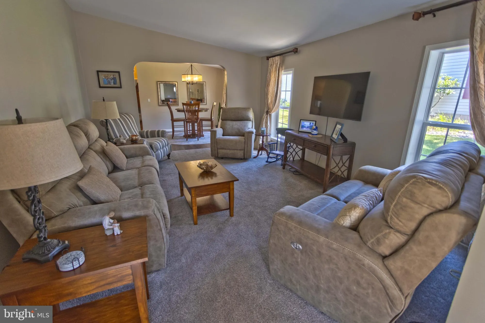 Property Slideshow image 4 of 30 | 609 village way, Royersford, PA, 19468