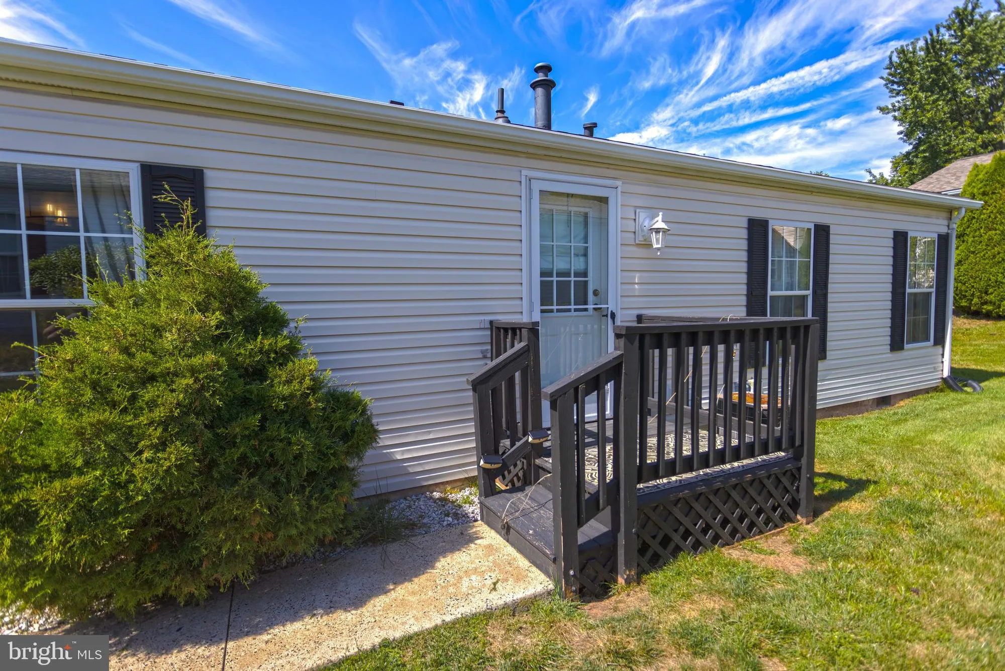 Property Slideshow image 22 of 30 | 609 village way, Royersford, PA, 19468