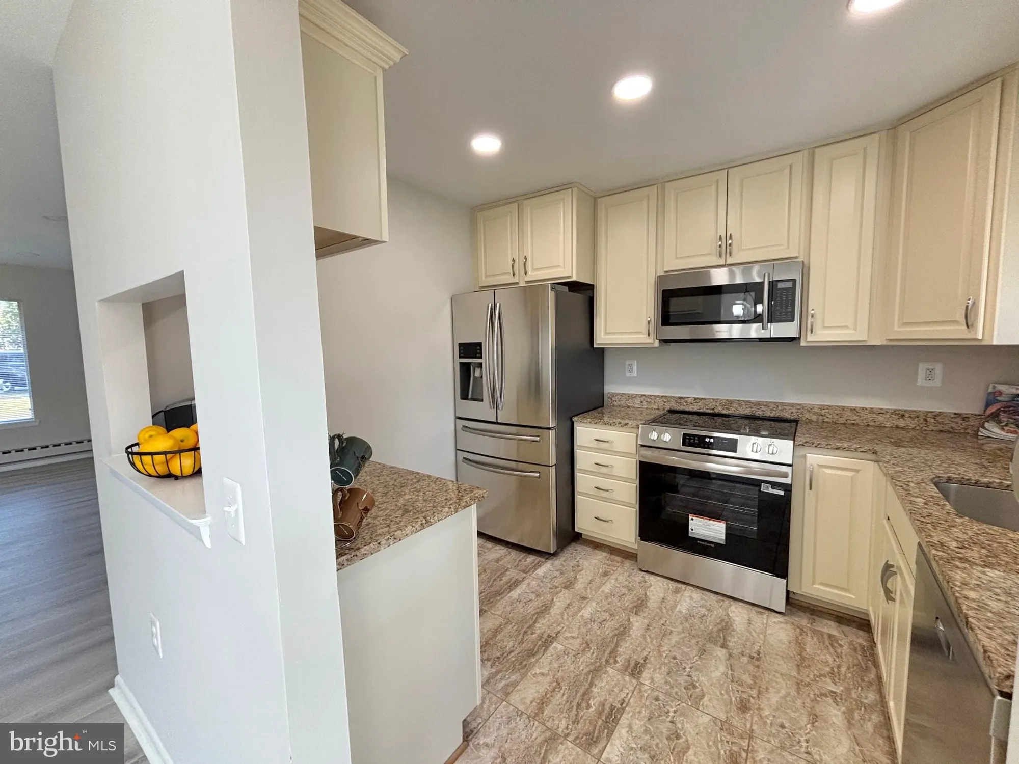 Property Slideshow image 11 of 25 | 3504 fitzhugh ln # 49-c, Silver Spring, MD, 20906