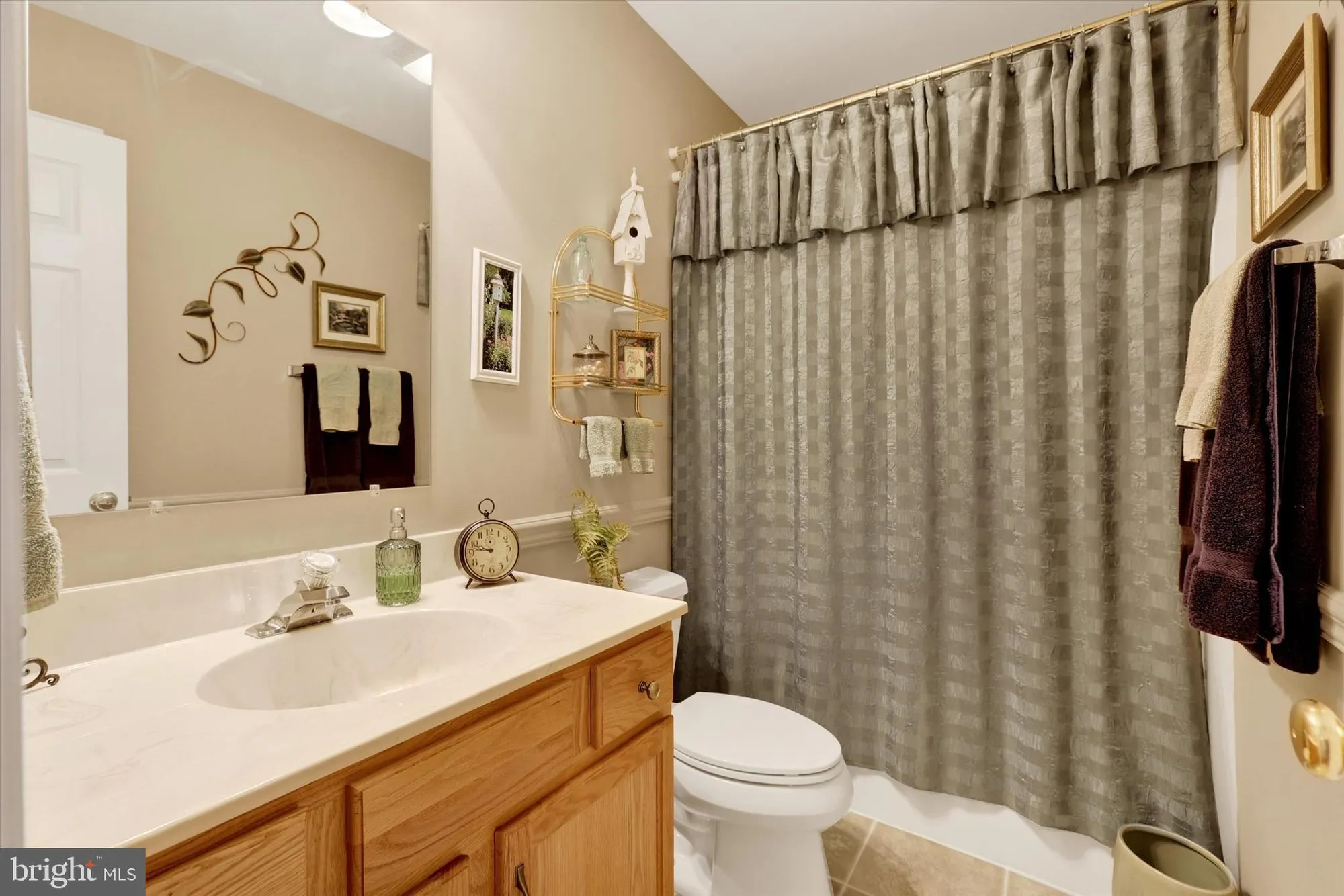 Property Slideshow image 15 of 29 | 5985 greenbriar ter, Fayetteville, PA, 17222
