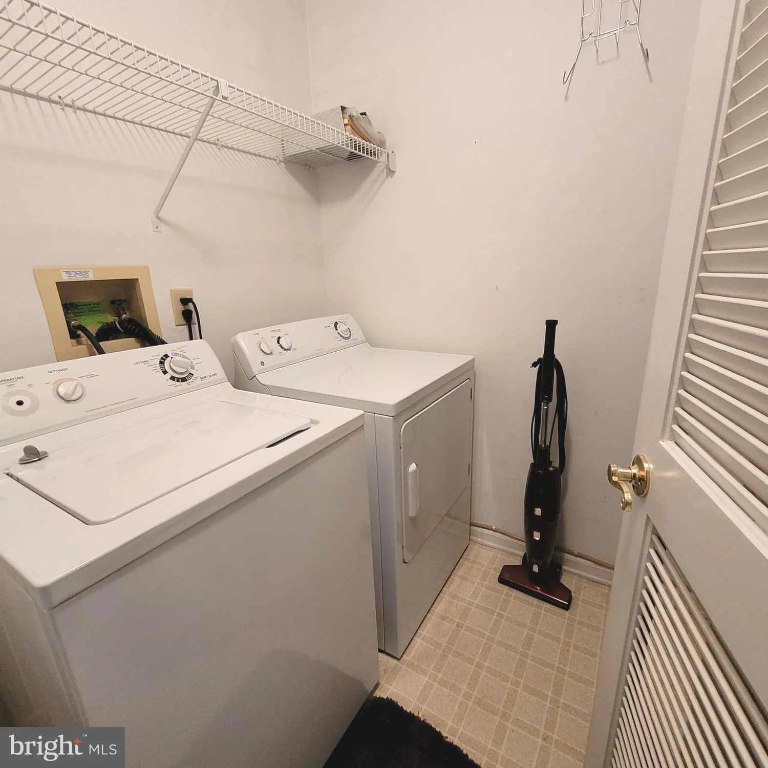 Property Slideshow image 12 of 36 | 875 westminster dr, Southampton, NJ, 08088