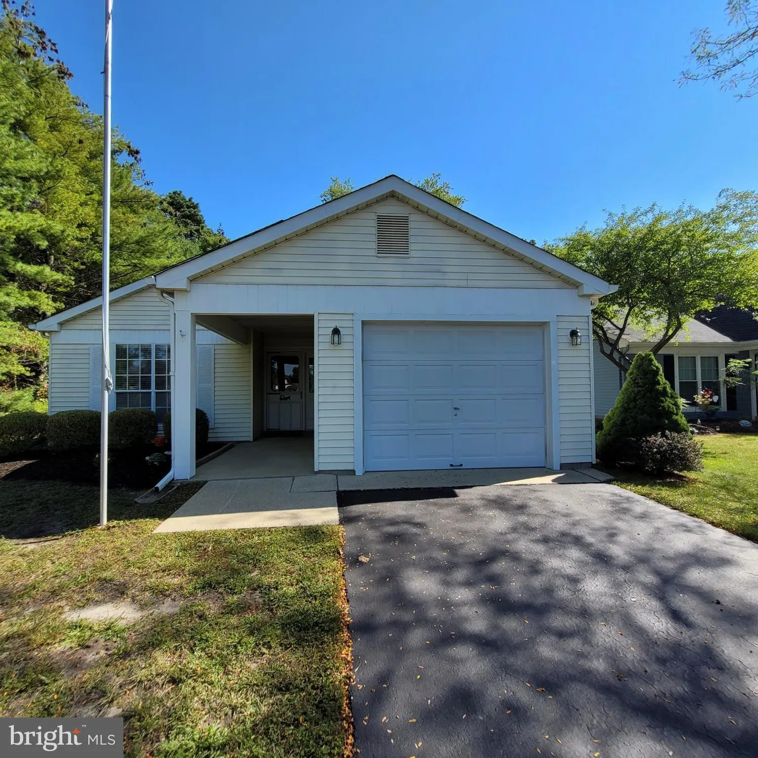 Property Slideshow image 35 of 36 | 875 westminster dr, Southampton, NJ, 08088