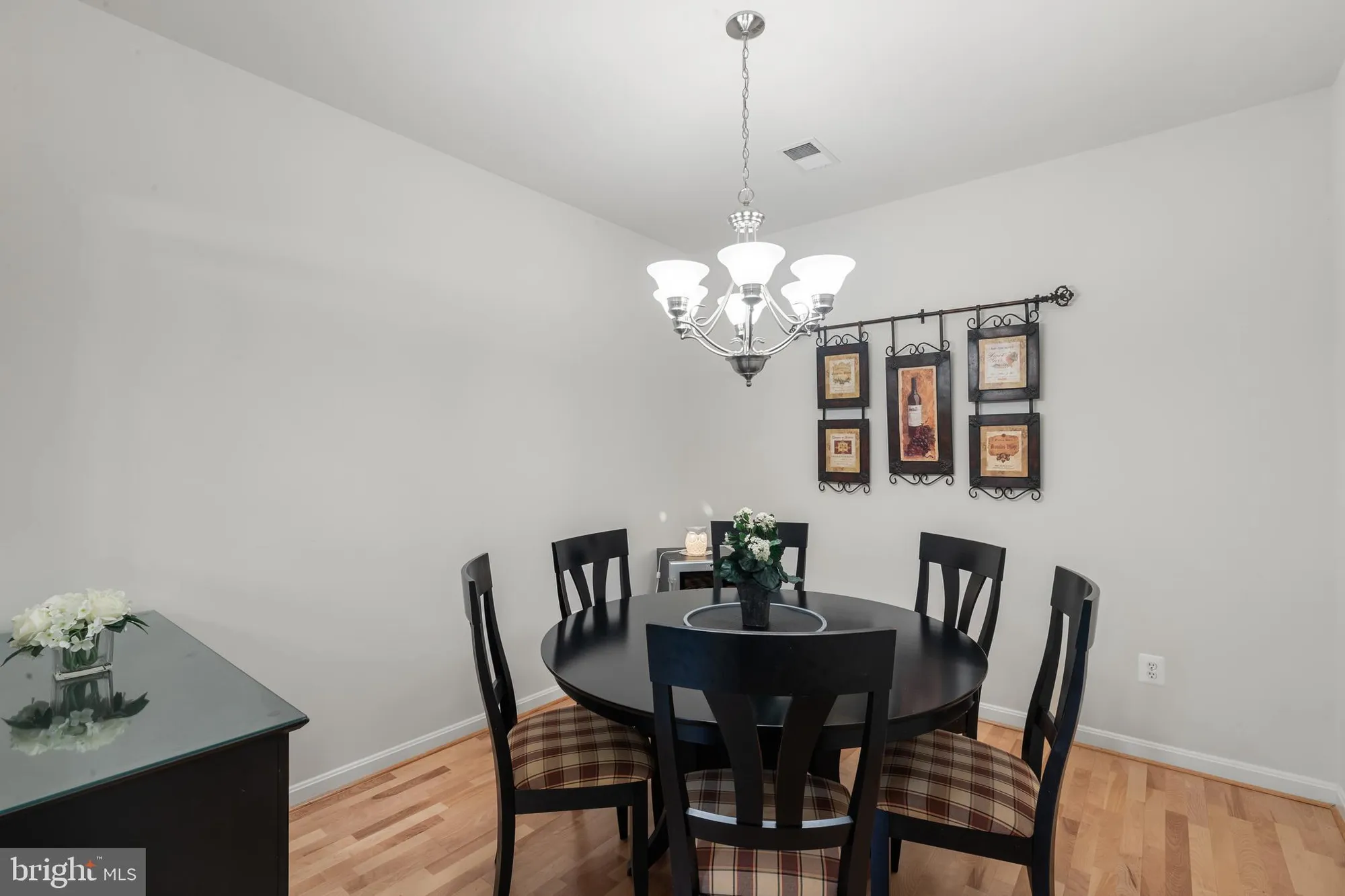 Property Slideshow image 3 of 32 | 6155 shadywood rd 204, Elkridge, MD, 21075