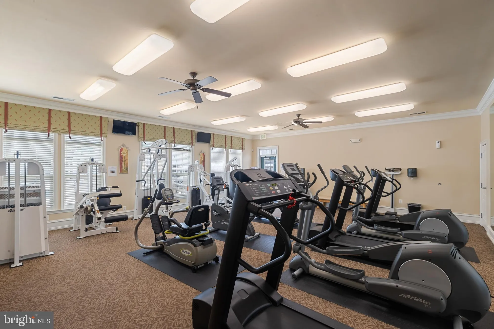 Property Slideshow image 16 of 32 | 6155 shadywood rd 204, Elkridge, MD, 21075