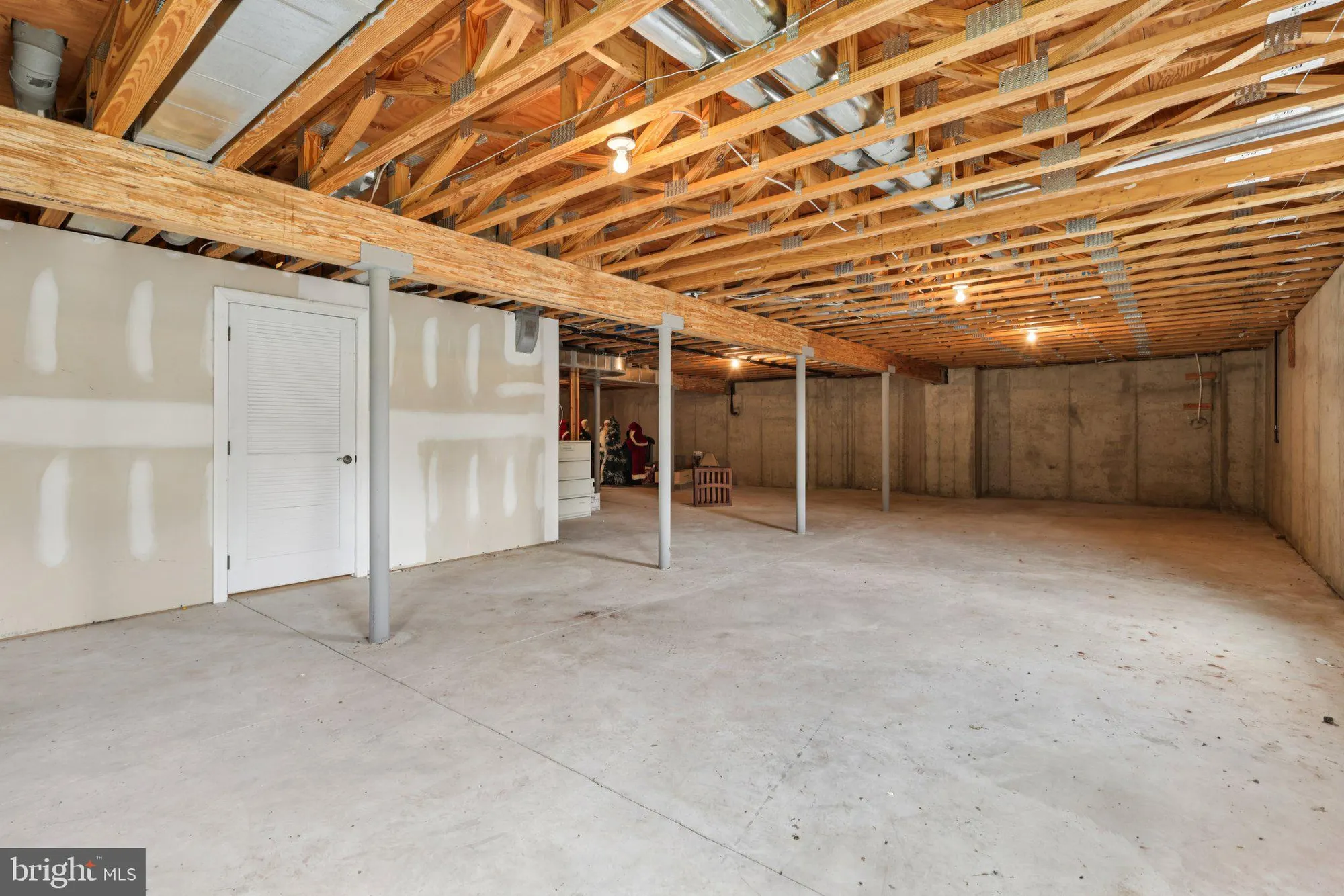 Property Slideshow image 51 of 68 | 28 bedford dr, Skillman, NJ, 08558