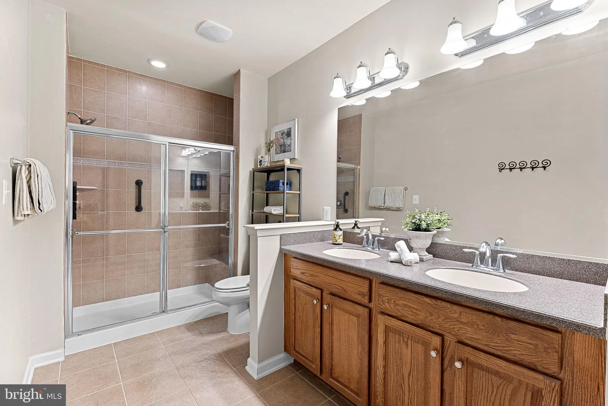 Property Slideshow image 11 of 32 | 44397 adare manor sq, Ashburn, VA, 20147