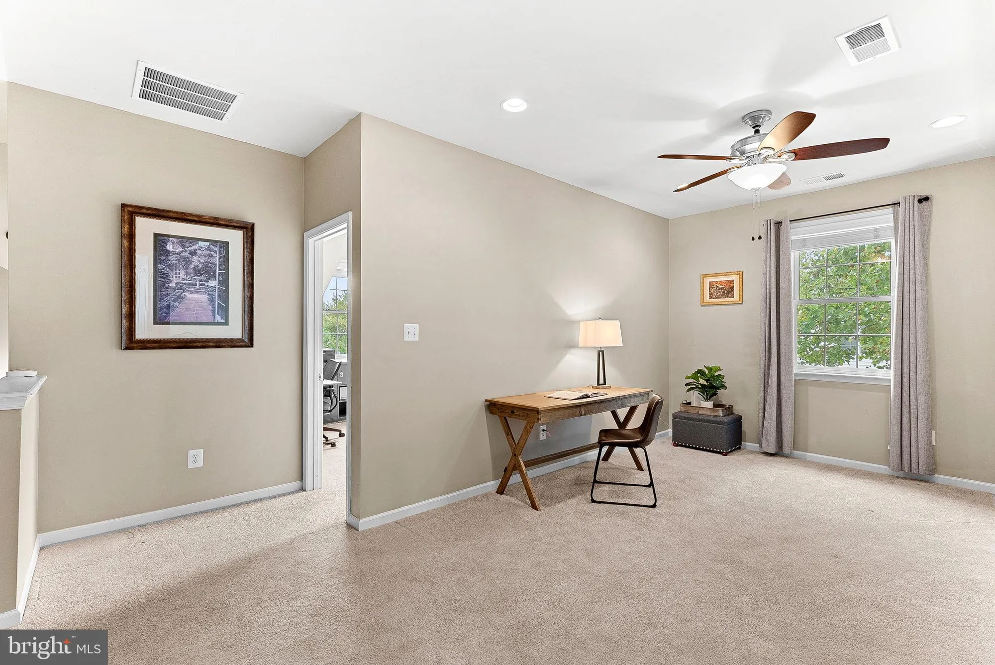 Property Slideshow image 13 of 32 | 44397 adare manor sq, Ashburn, VA, 20147