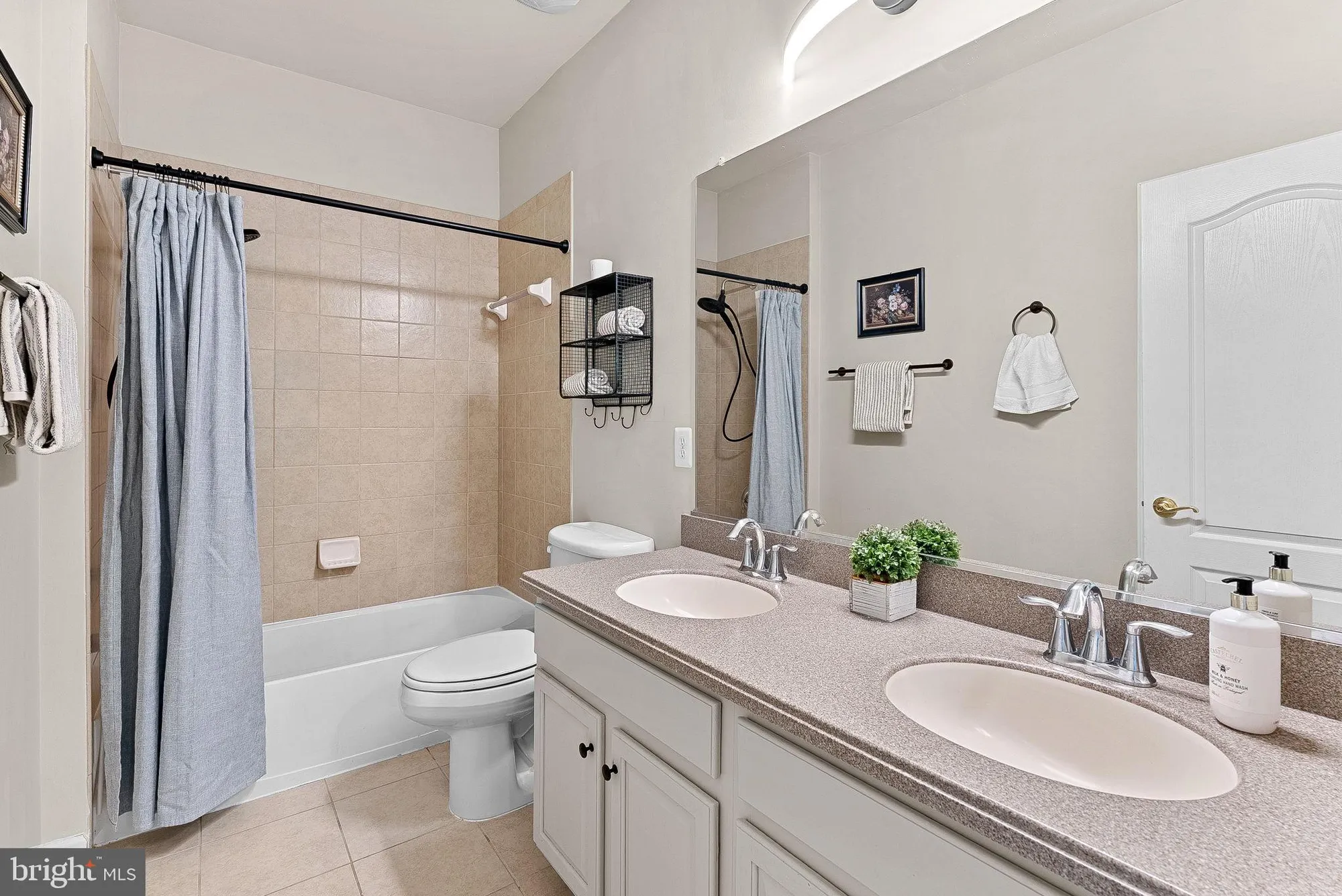 Property Slideshow image 15 of 32 | 44397 adare manor sq, Ashburn, VA, 20147