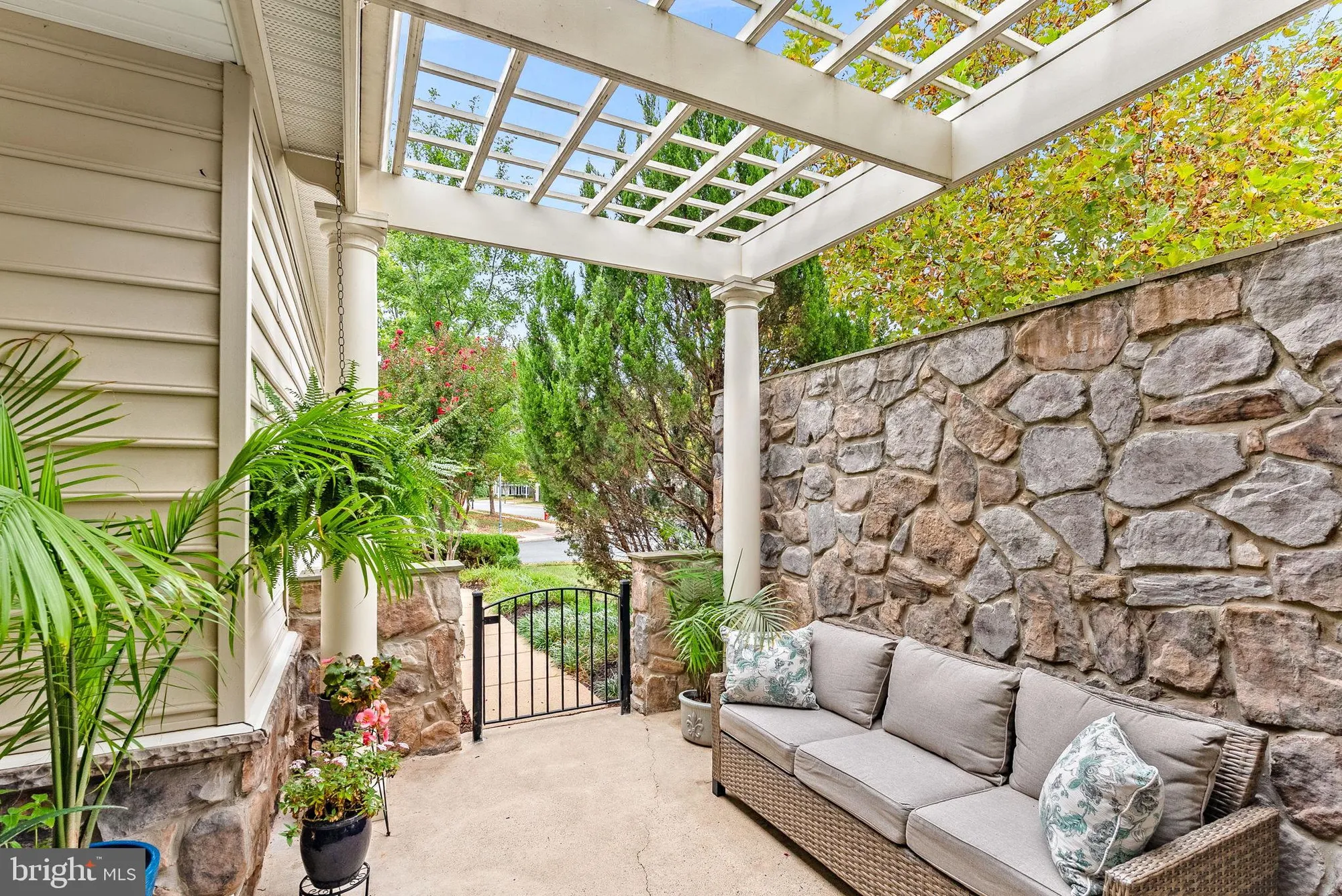 Property Slideshow image 18 of 32 | 44397 adare manor sq, Ashburn, VA, 20147