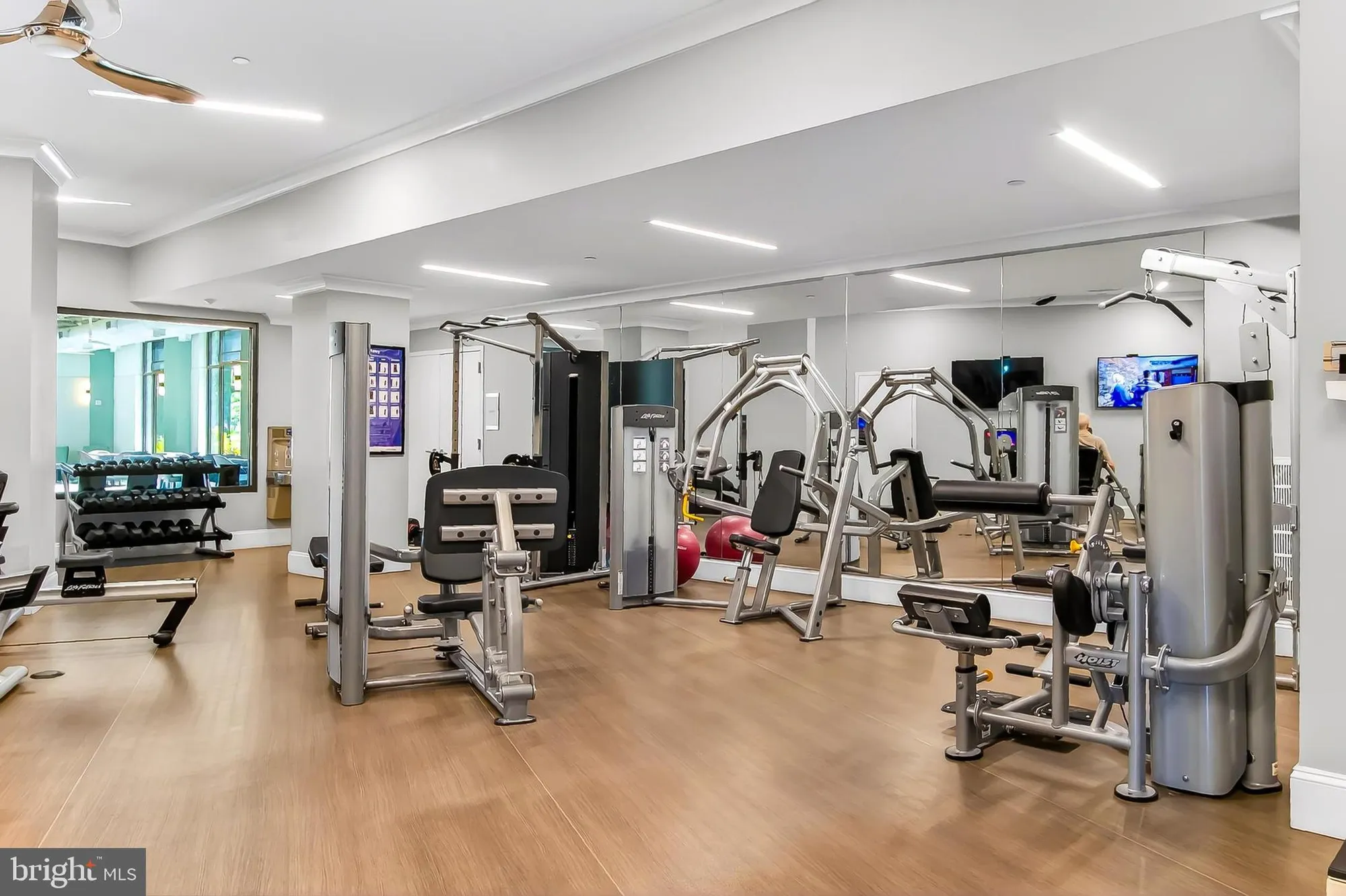 Property Slideshow image 39 of 51 | 2960 vaden dr # 2-307, Fairfax, VA, 22031