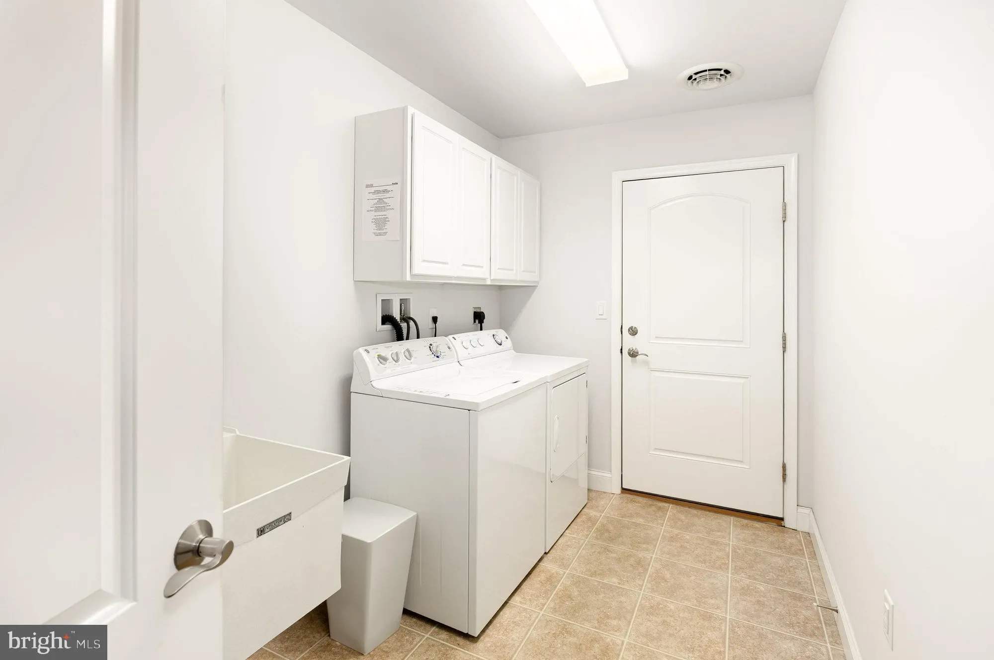 Property Slideshow image 25 of 39 | 1007 great hall dr, Lebanon, PA, 17042