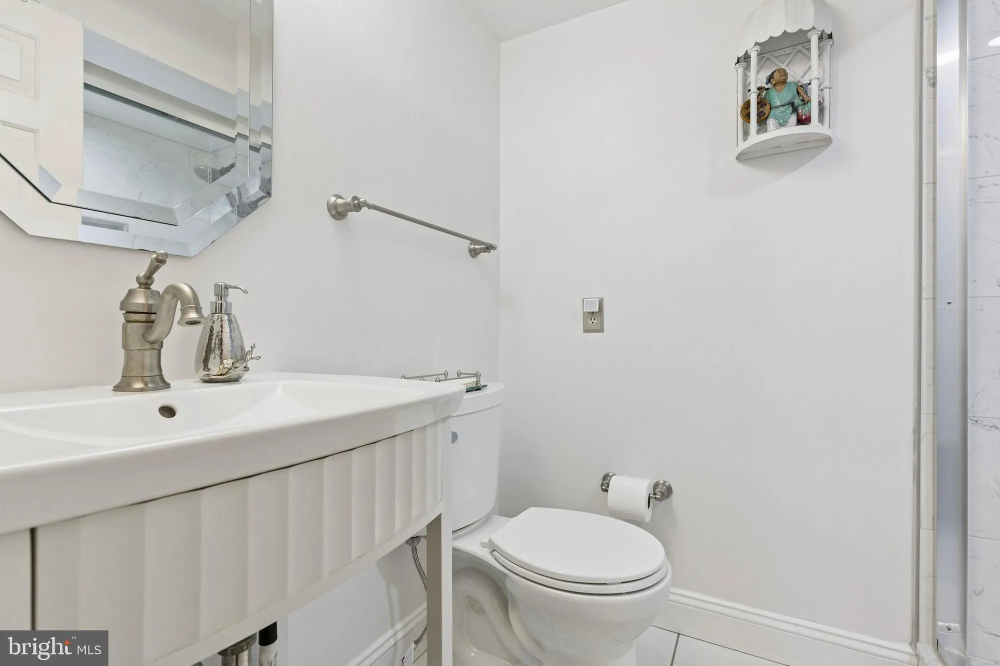 Property Slideshow image 20 of 24 | 6 steeplechase ln, Blue Bell, PA, 19422