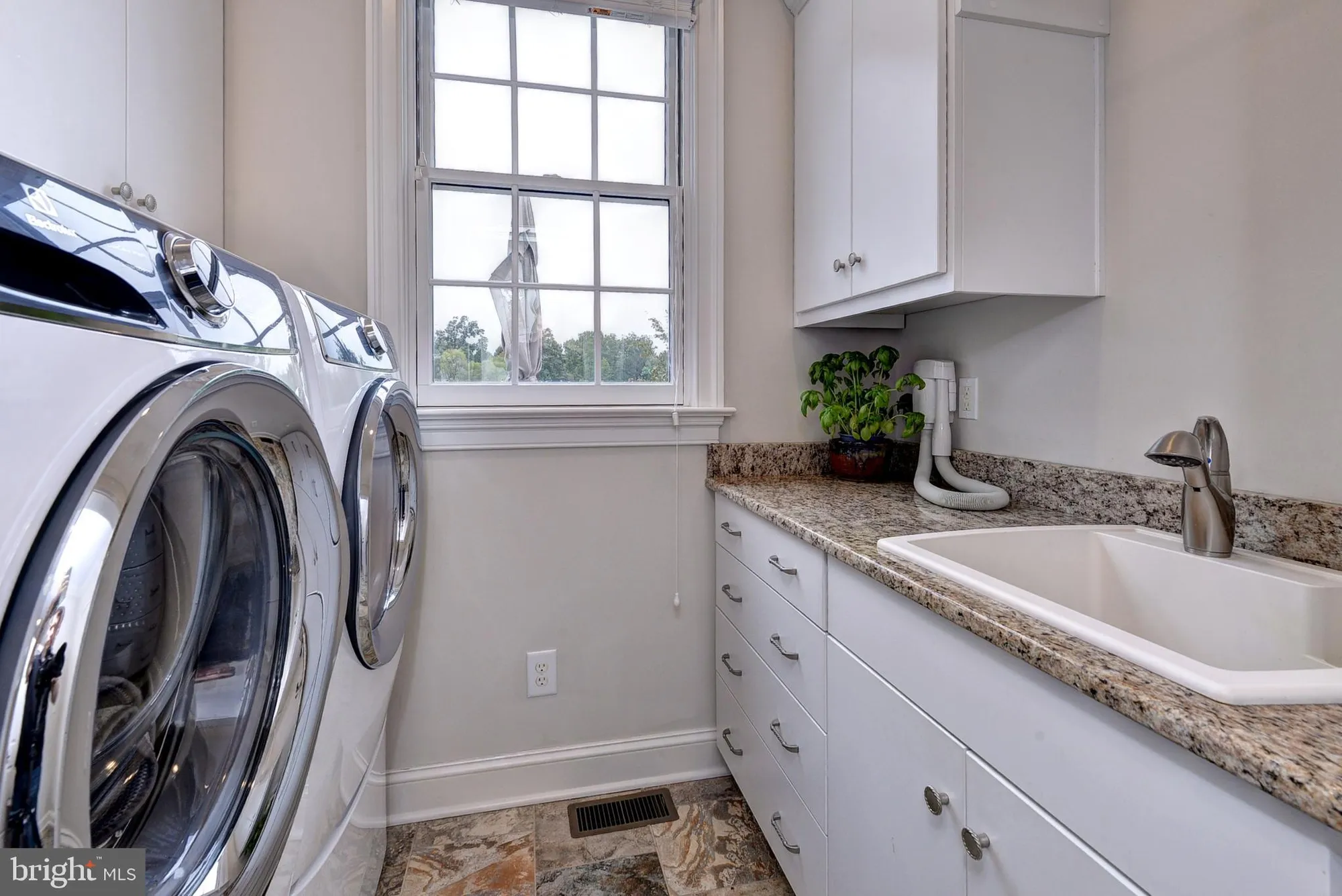 Property Slideshow image 40 of 75 | 137 westbury, Williamsburg, VA, 23188