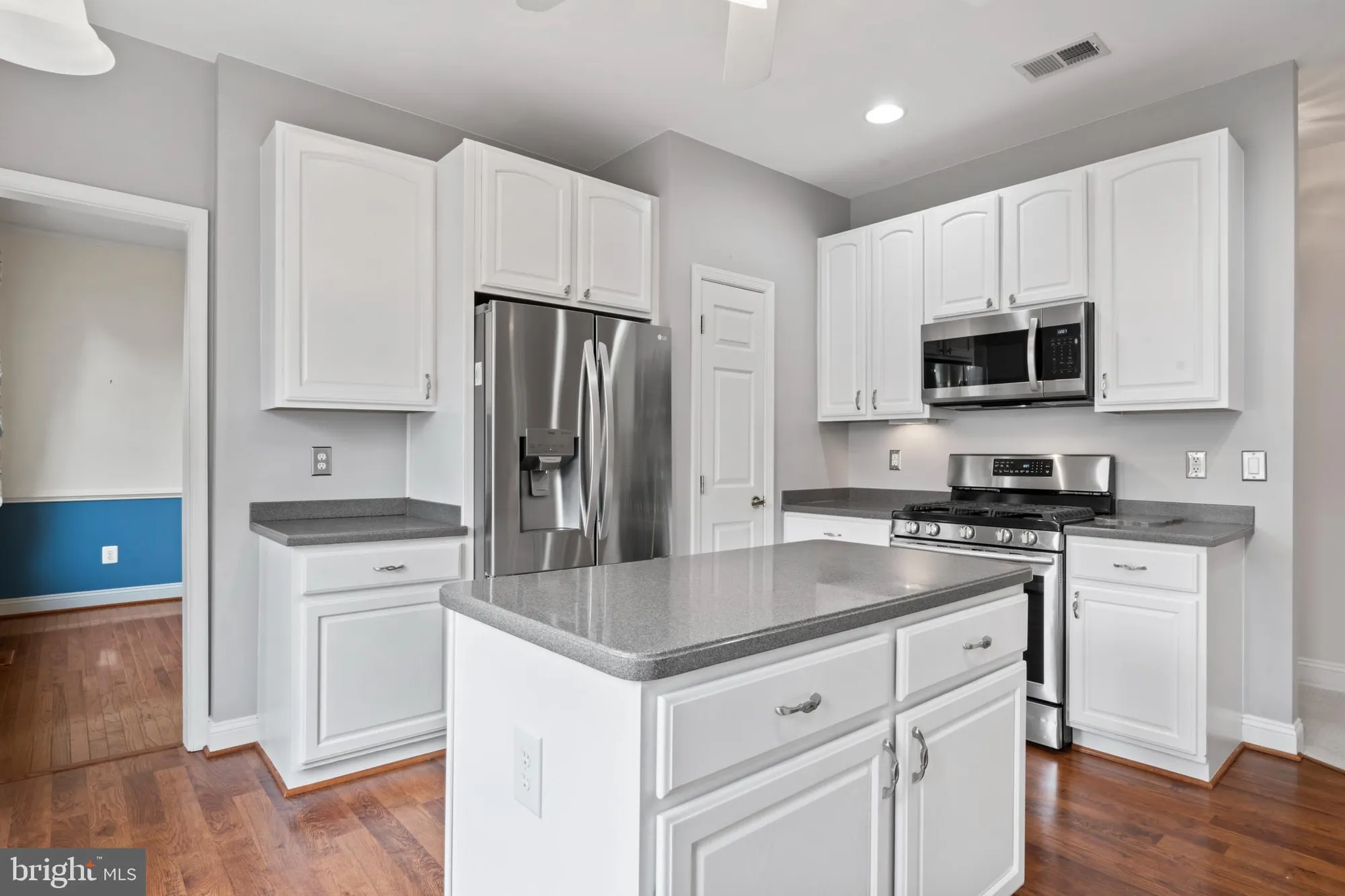 Property Slideshow image 15 of 67 | 13879 crabtree way, Gainesville, VA, 20155