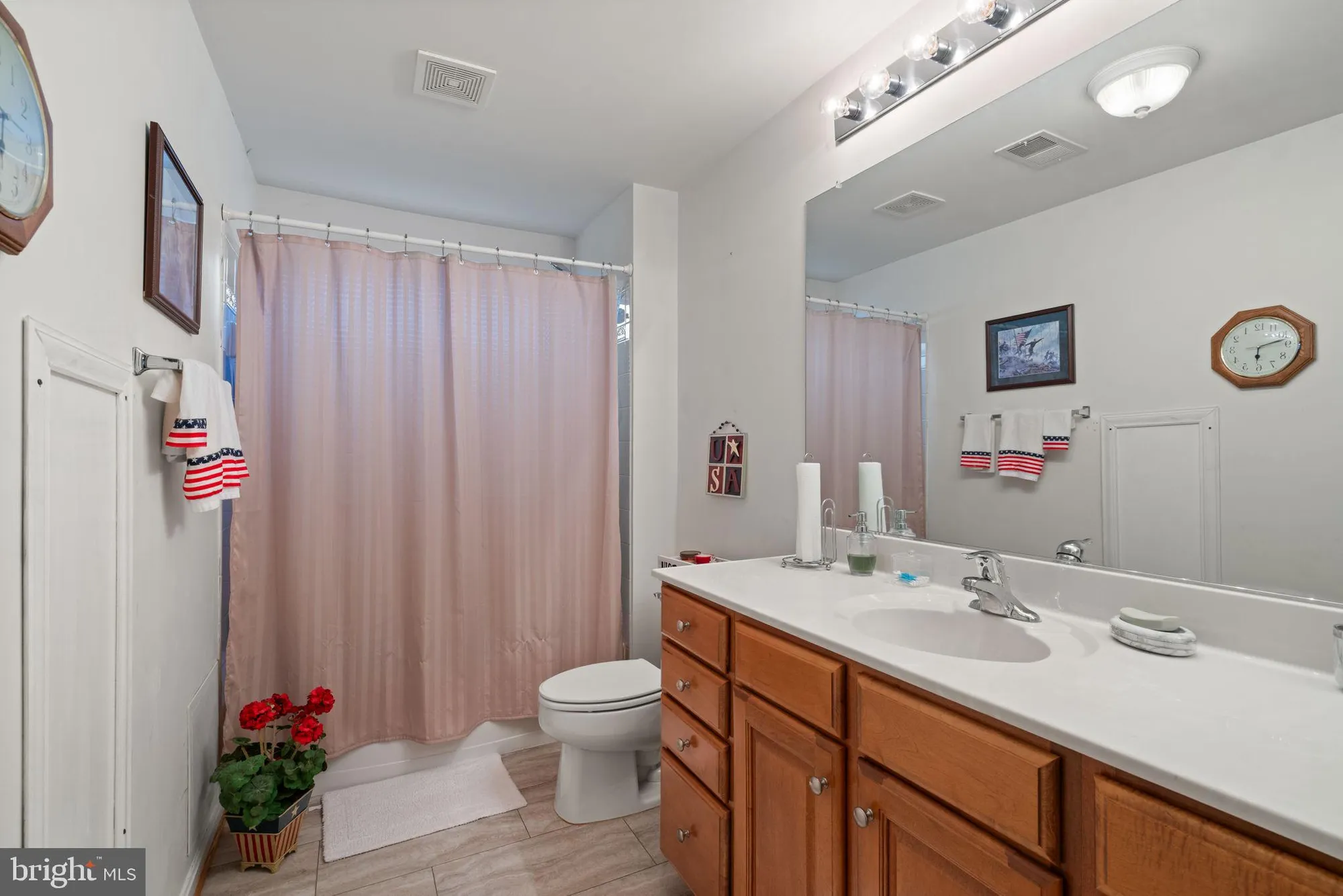 Property Slideshow image 19 of 44 | 3758 blowing leaf pl, Dumfries, VA, 22025