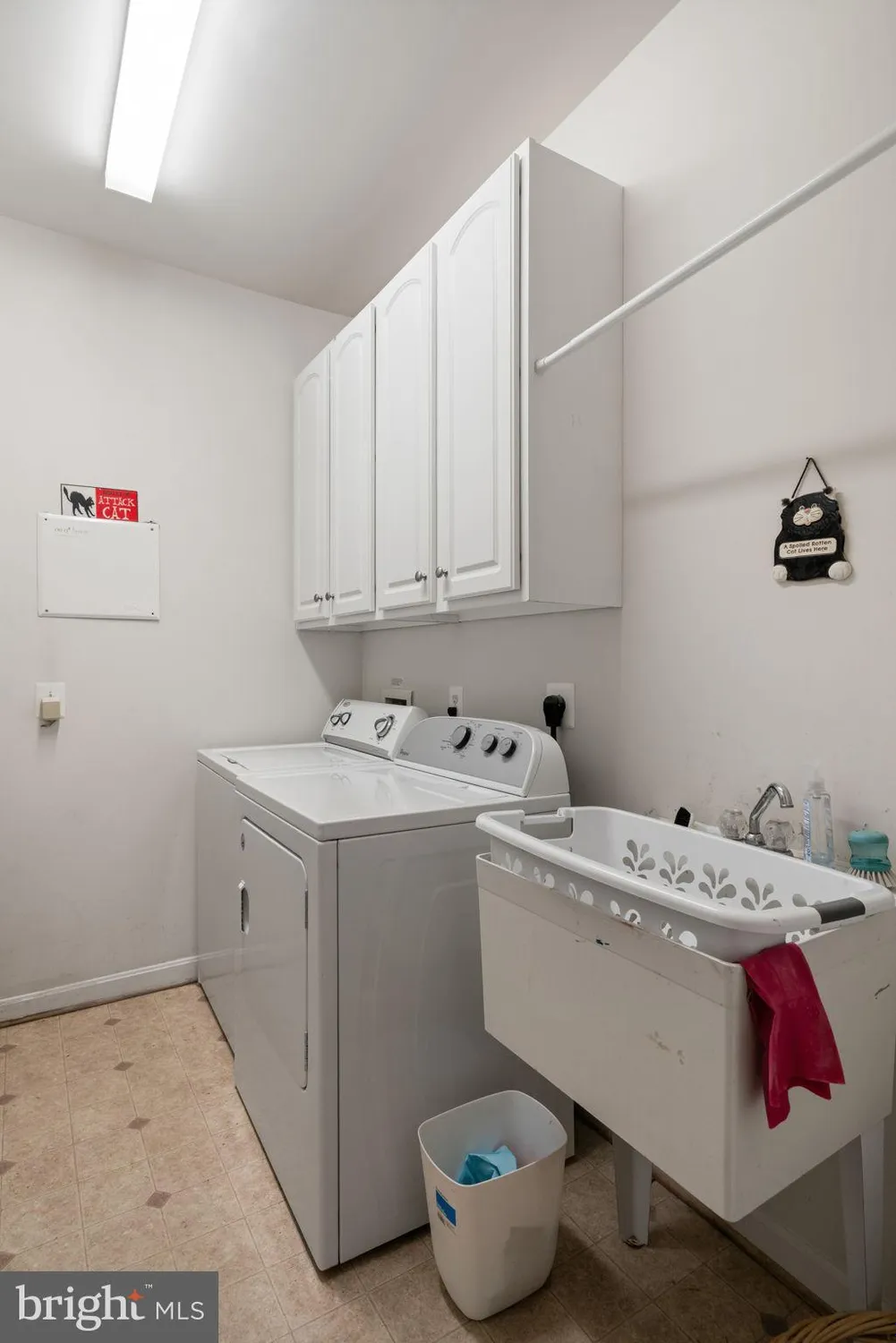 Property Slideshow image 35 of 44 | 3758 blowing leaf pl, Dumfries, VA, 22025