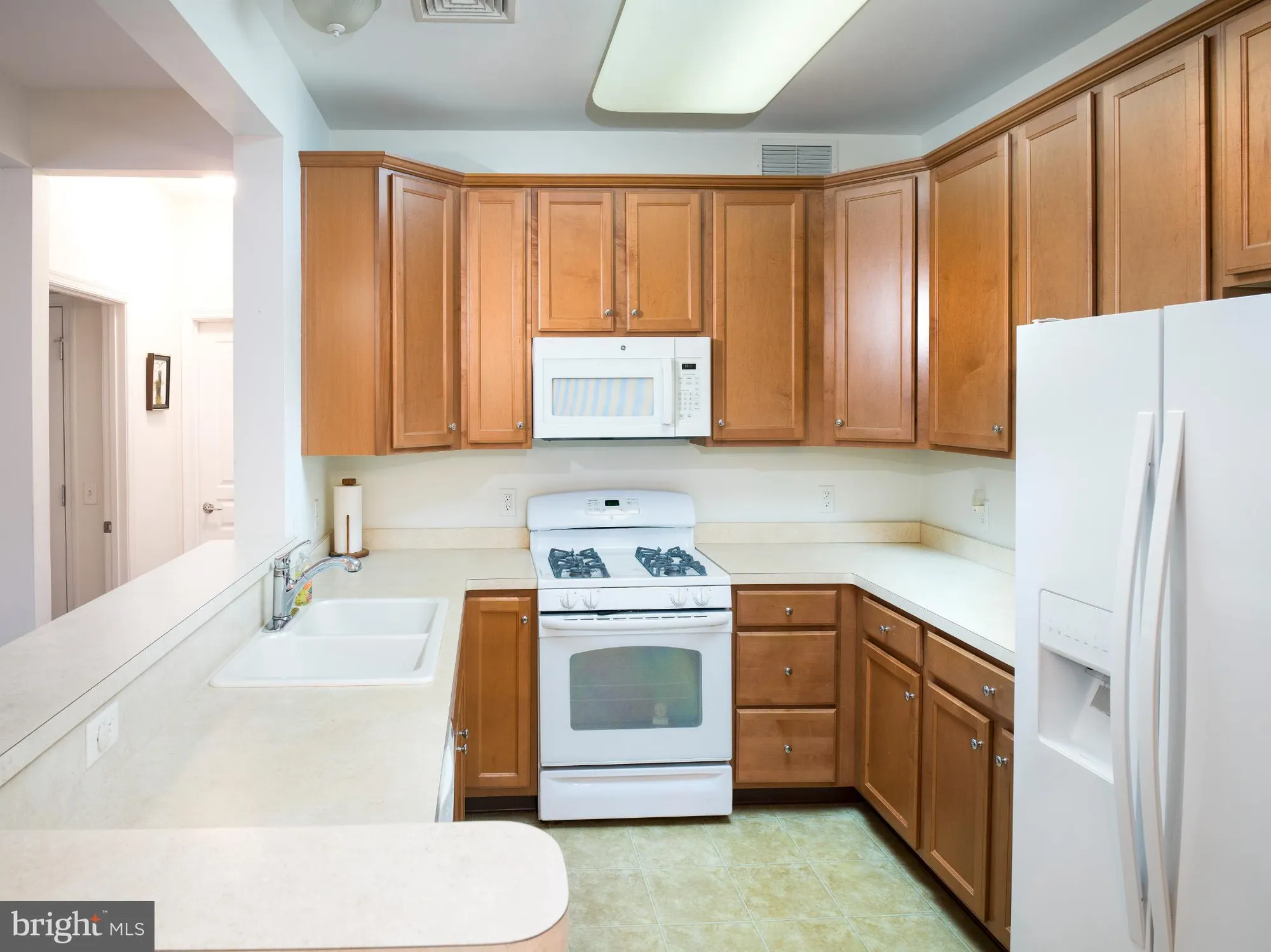 Property Slideshow image 12 of 28 | 411 creekside dr, Brookhaven, PA, 19015