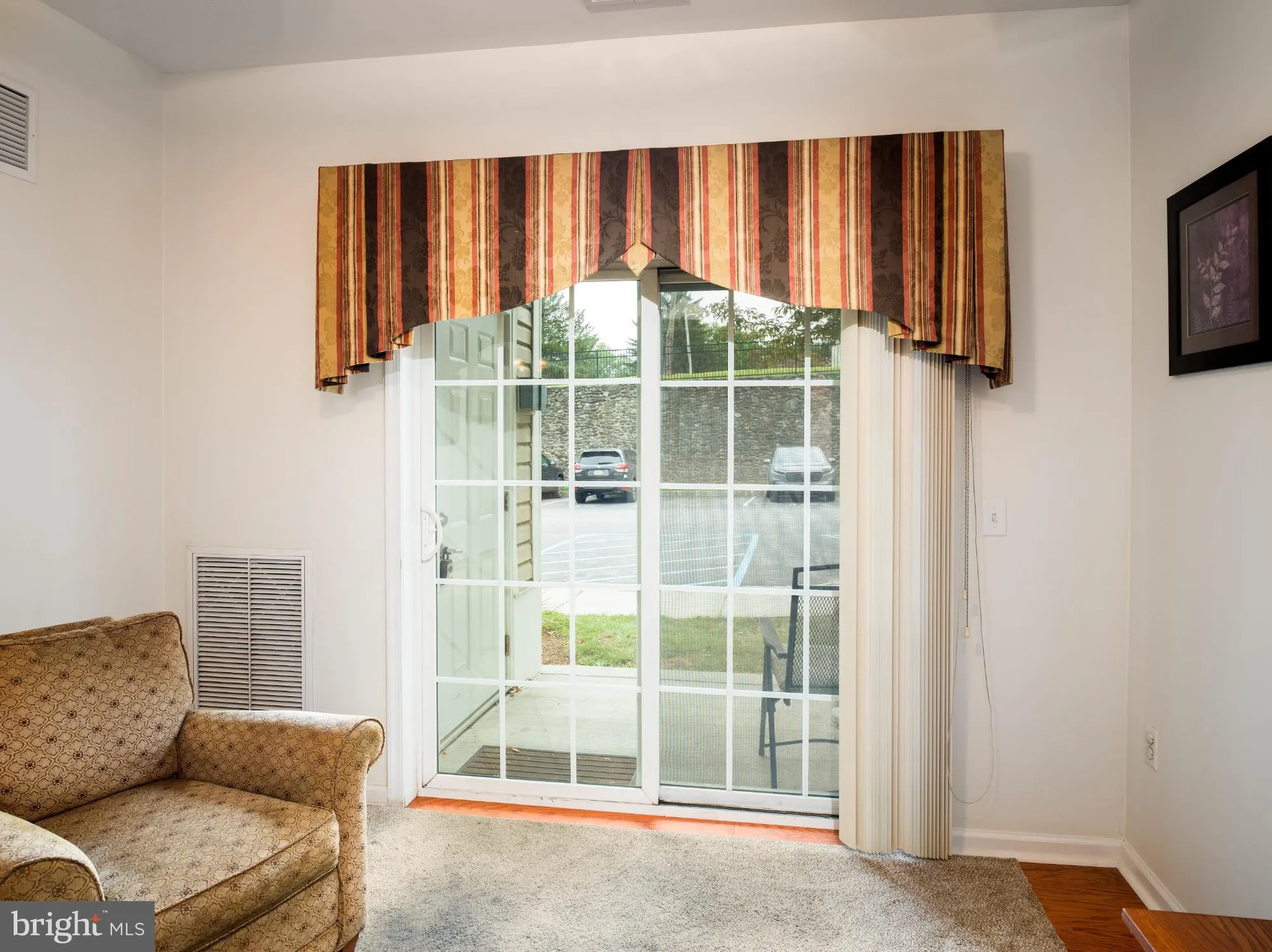 Property Slideshow image 7 of 28 | 411 creekside dr, Brookhaven, PA, 19015