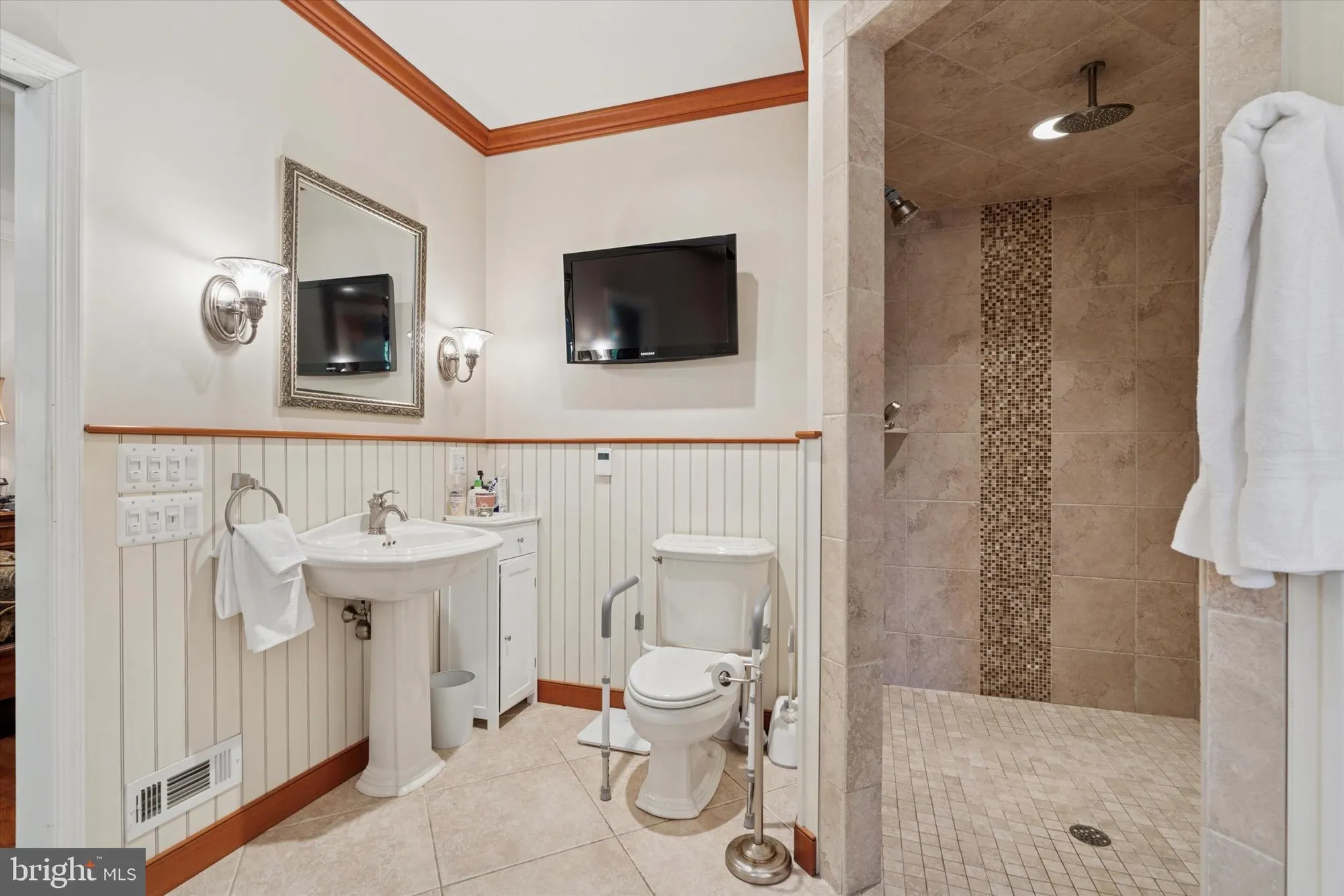 Property Slideshow image 9 of 32 | 1653 yardley ct, West Chester, PA, 19380