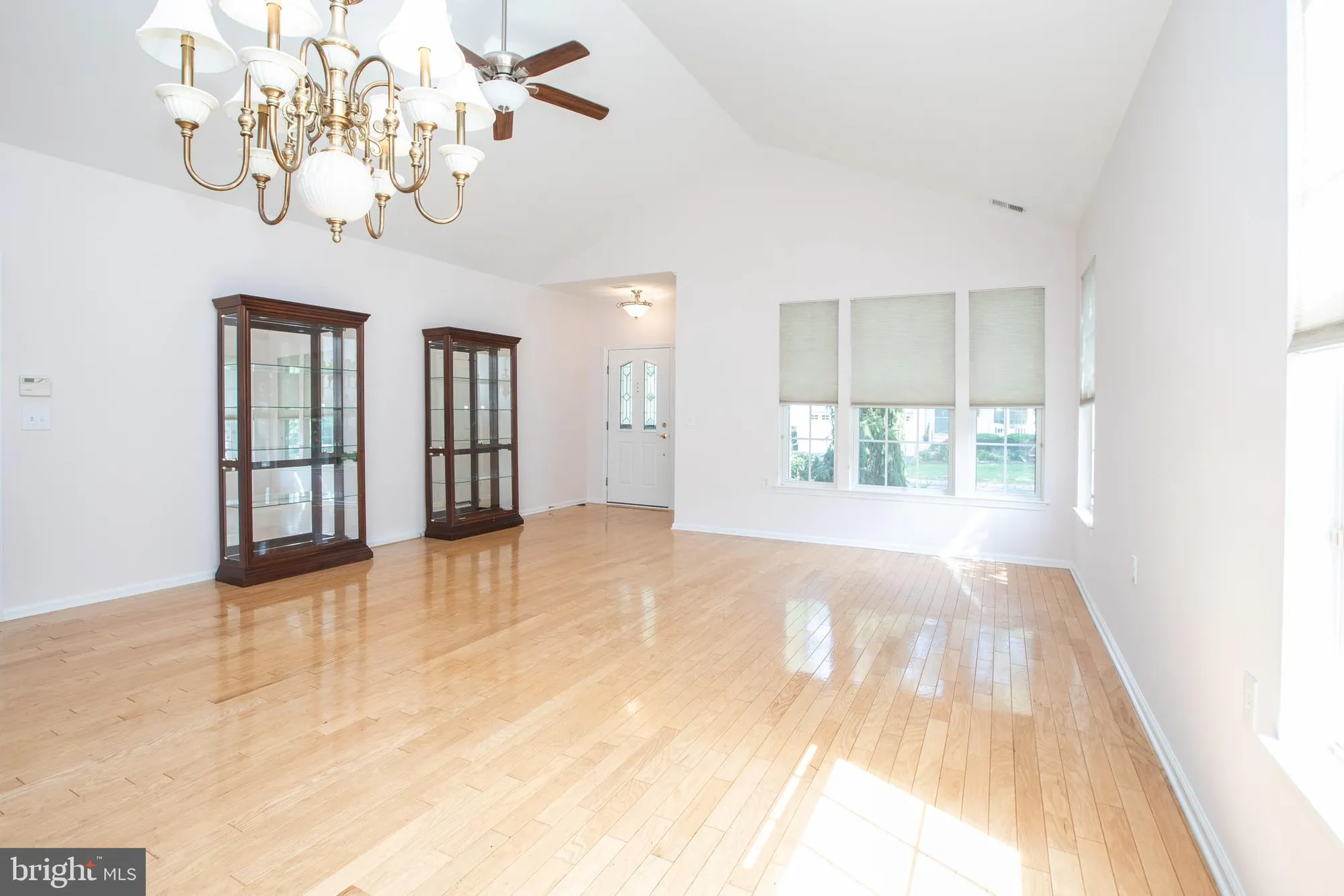 Property Slideshow image 6 of 28 | 97 hummingbird dr, Hamilton, NJ, 08690