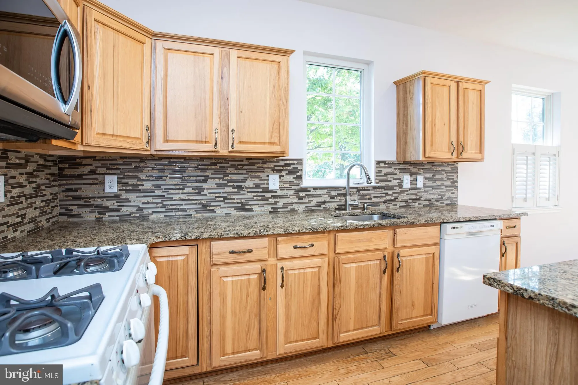 Property Slideshow image 11 of 28 | 97 hummingbird dr, Hamilton, NJ, 08690