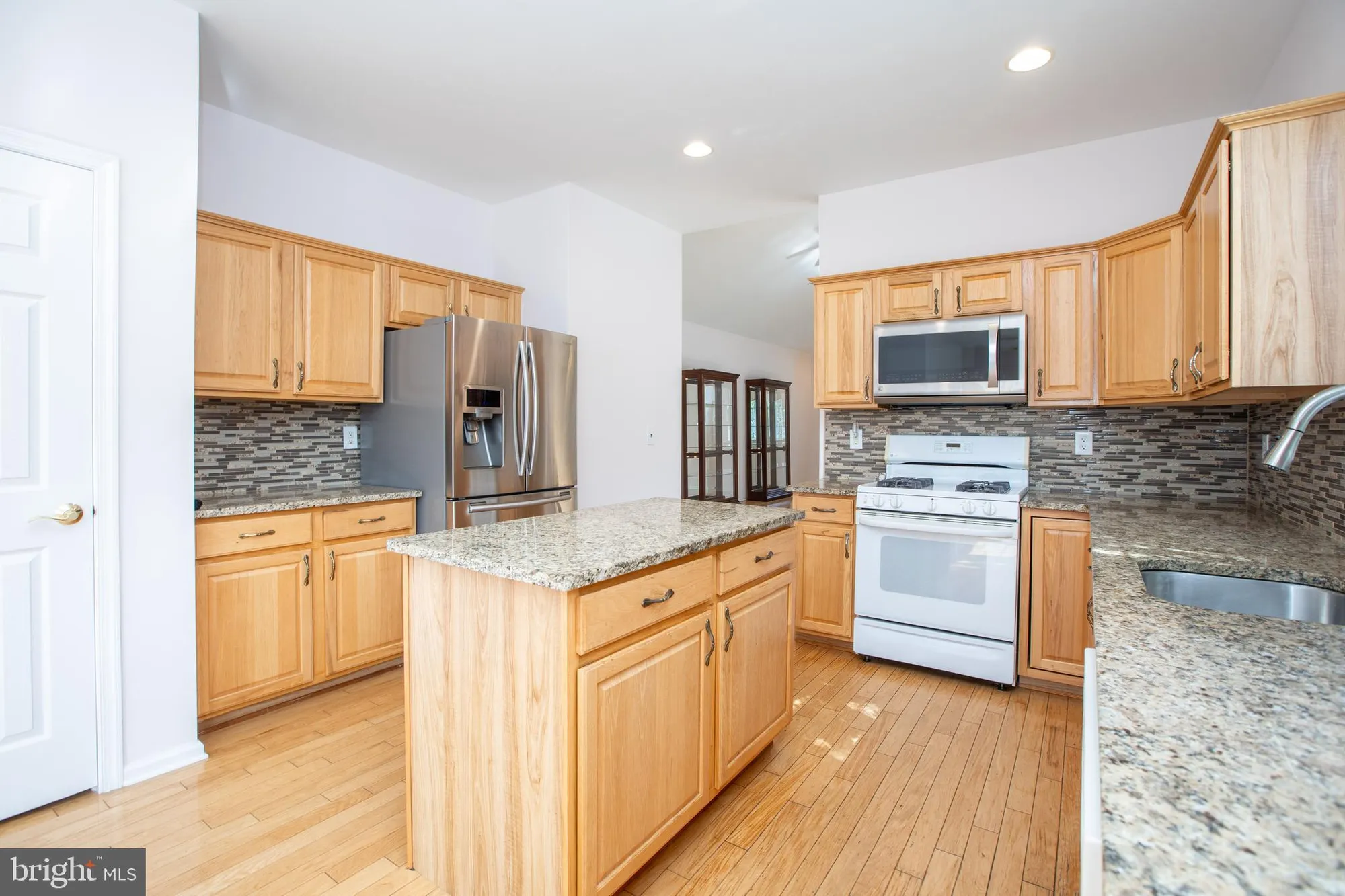 Property Slideshow image 12 of 28 | 97 hummingbird dr, Hamilton, NJ, 08690