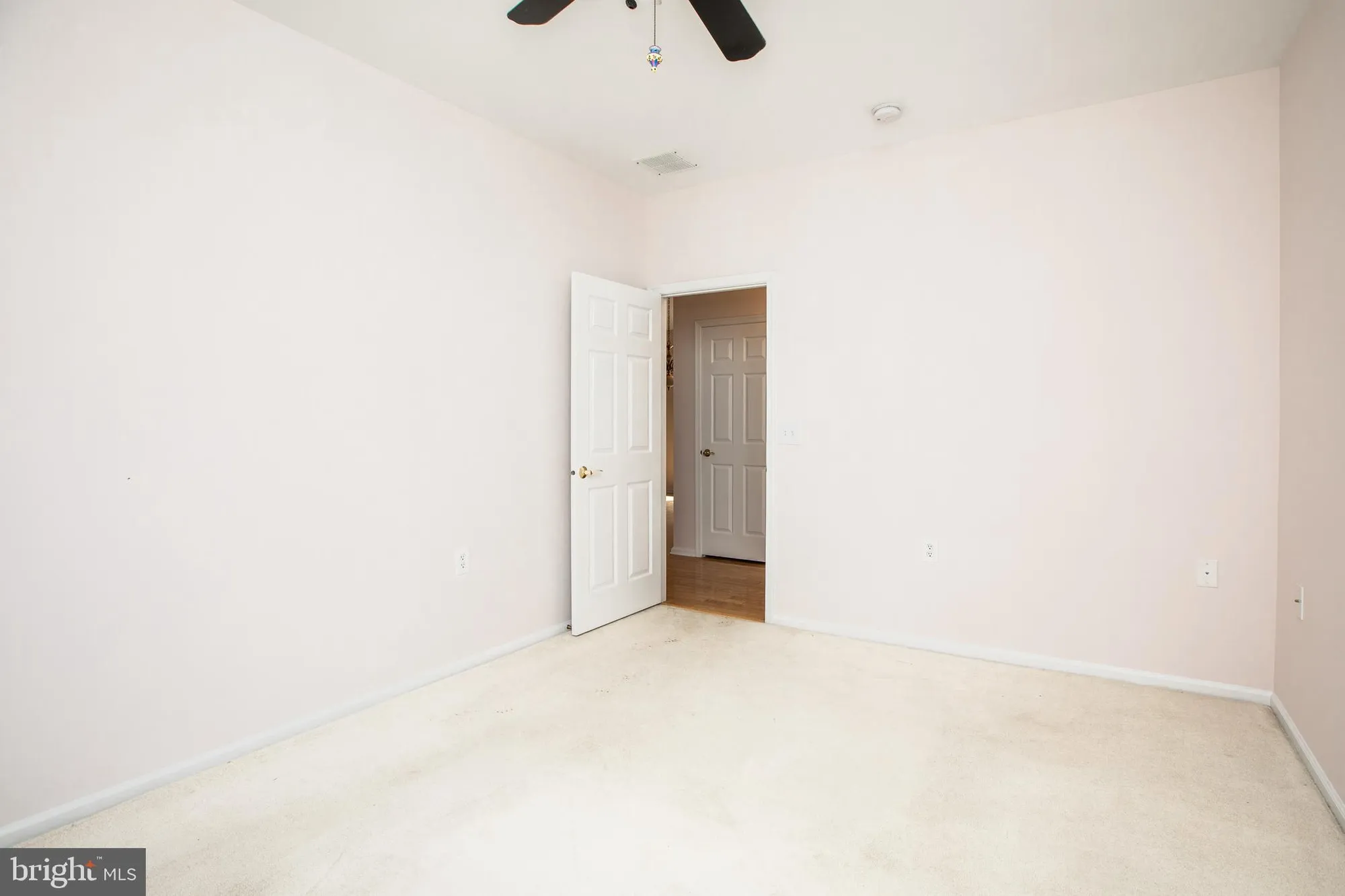 Property Slideshow image 14 of 28 | 97 hummingbird dr, Hamilton, NJ, 08690