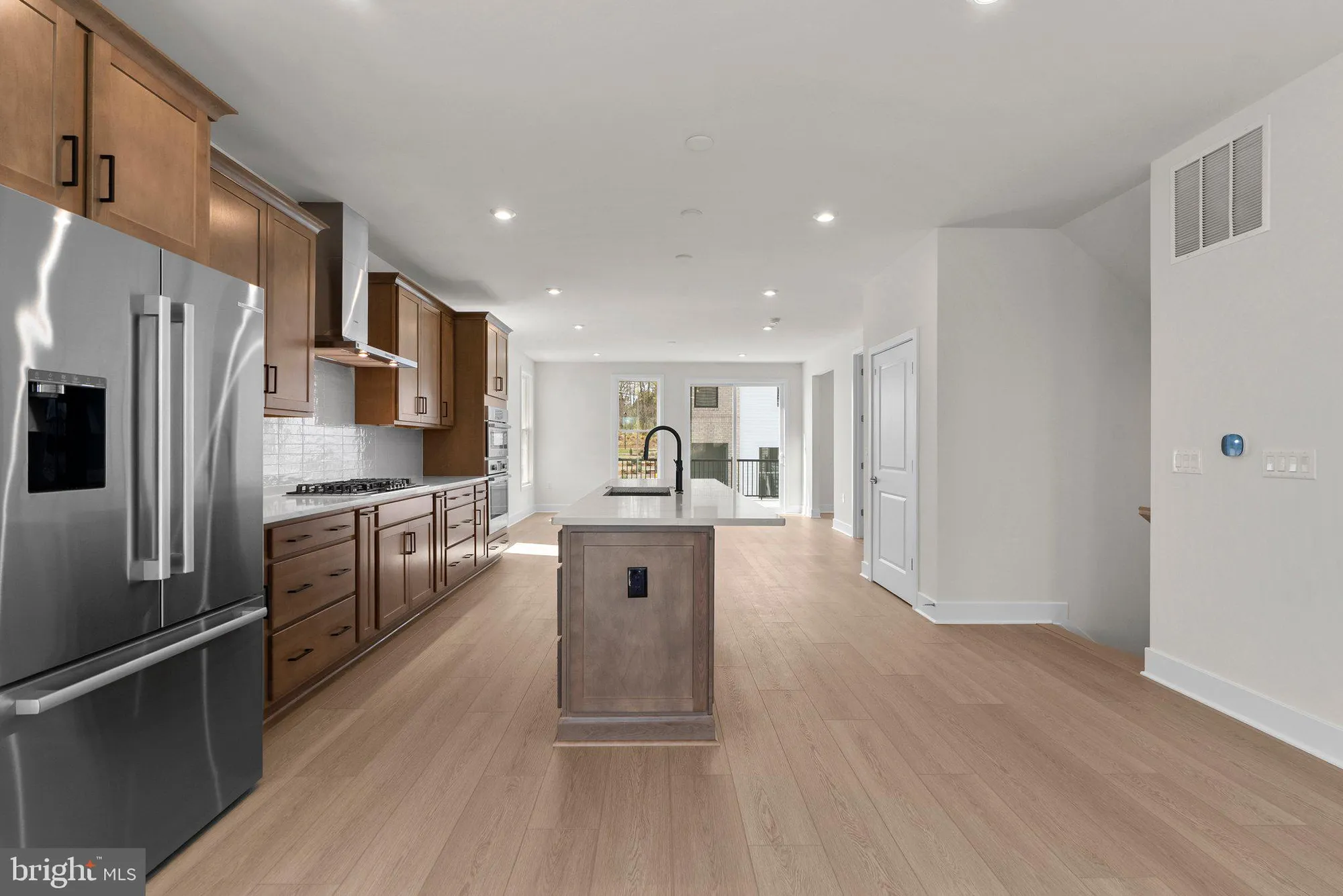 Property Slideshow image 9 of 49 | 44506 lowestoft sq, Ashburn, VA, 20147