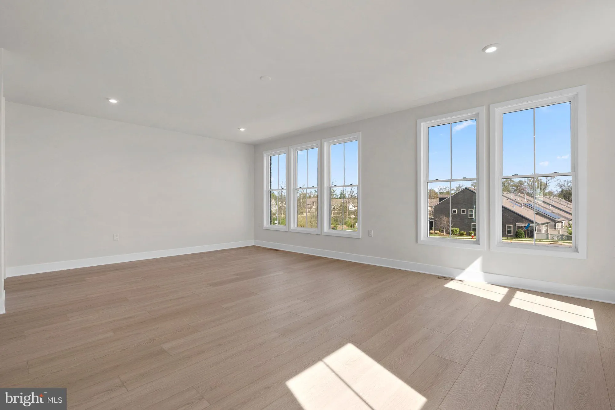 Property Slideshow image 15 of 49 | 44506 lowestoft sq, Ashburn, VA, 20147