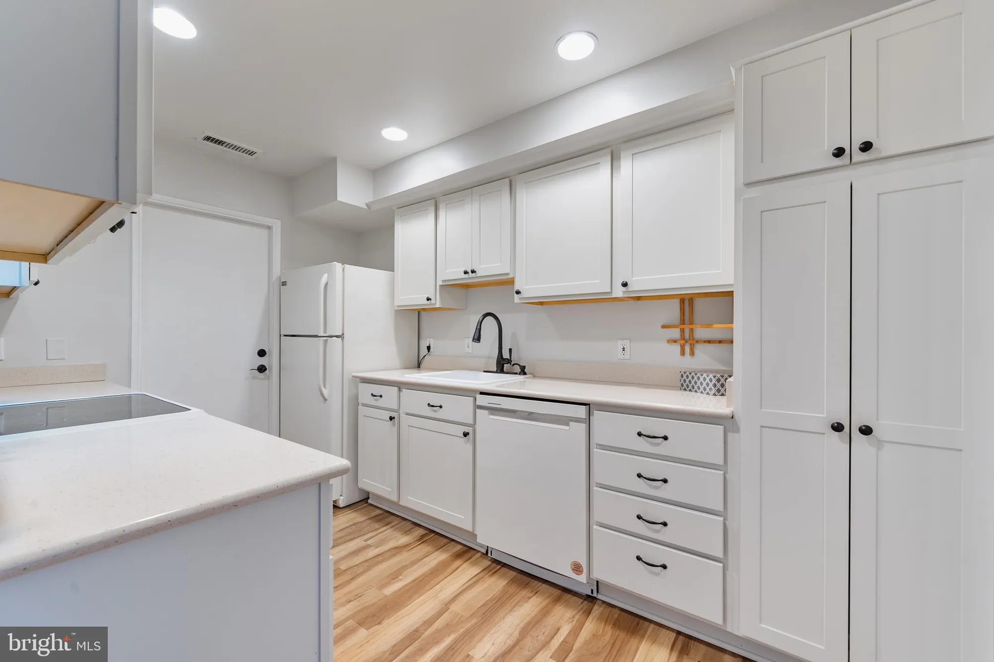 Property Slideshow image 11 of 24 | 2 finsbury park ct # 47-a, Silver Spring, MD, 20906