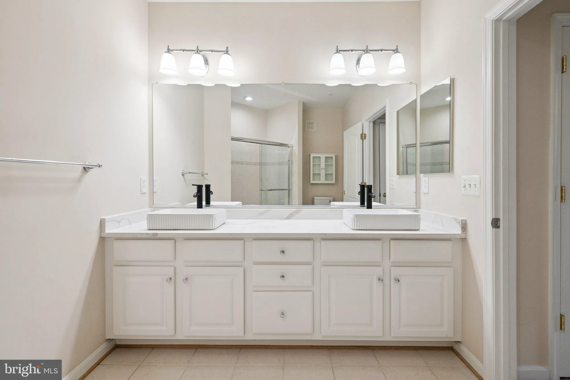 Property Slideshow image 19 of 32 | 8608 wandering fox trl 303, Odenton, MD, 21113