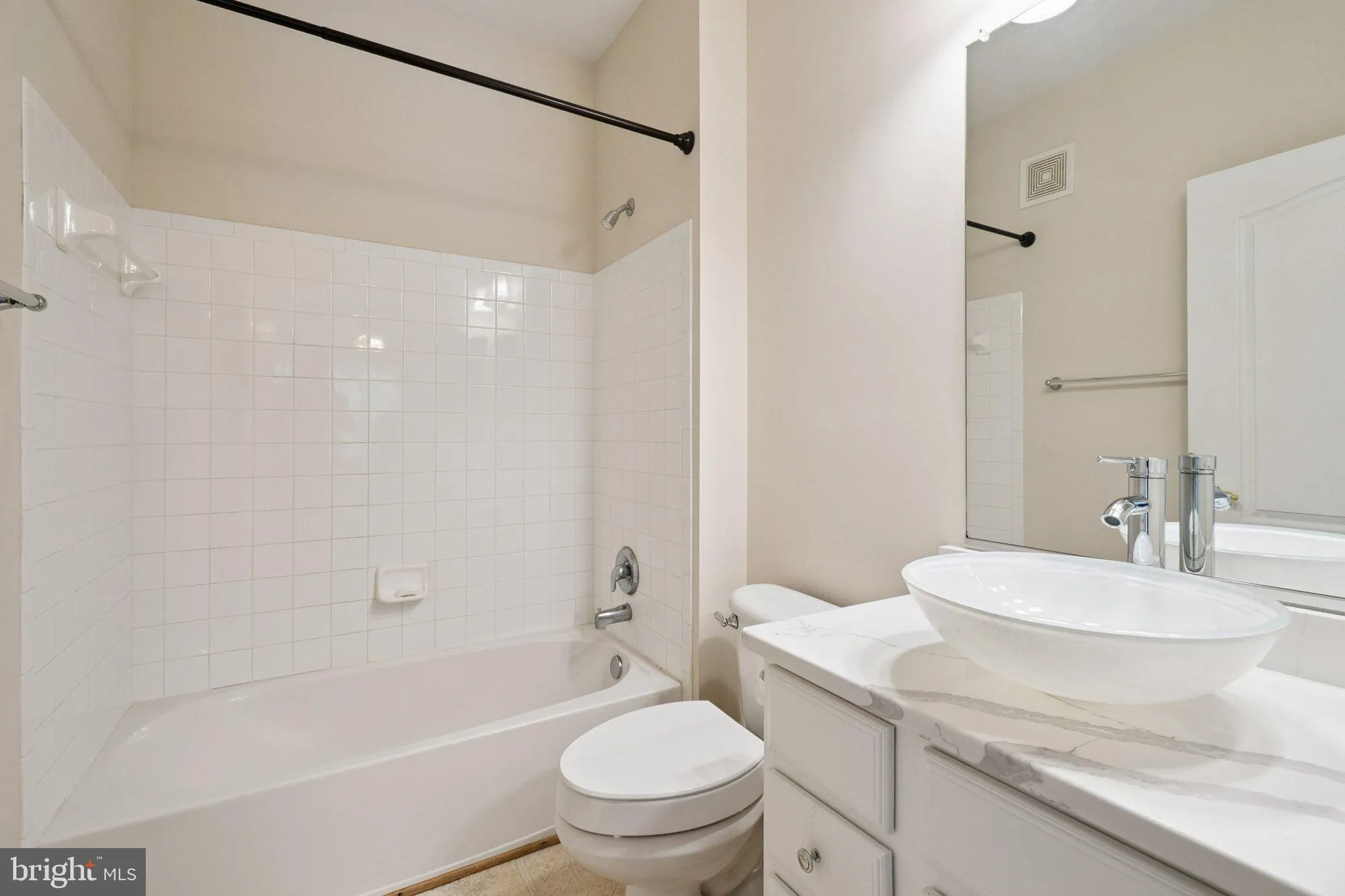 Property Slideshow image 14 of 32 | 8608 wandering fox trl 303, Odenton, MD, 21113