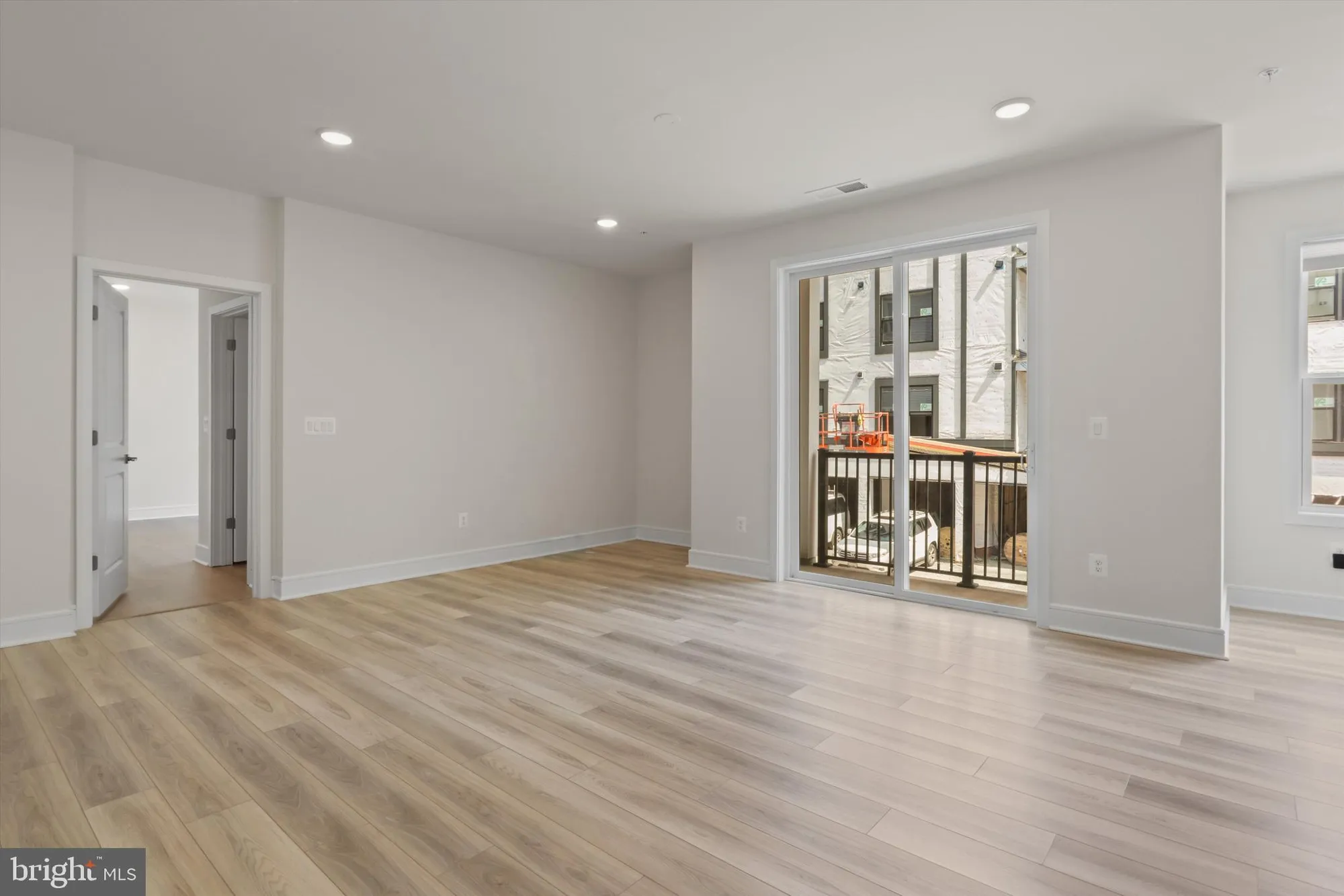 Property Slideshow image 10 of 49 | 23688 bolton crescent ter apt 204, Ashburn, VA, 20148