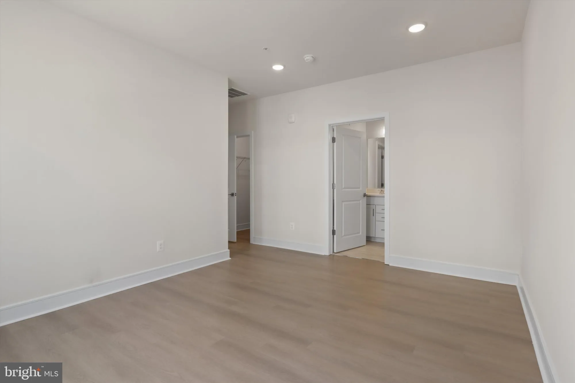 Property Slideshow image 20 of 49 | 23688 bolton crescent ter apt 204, Ashburn, VA, 20148